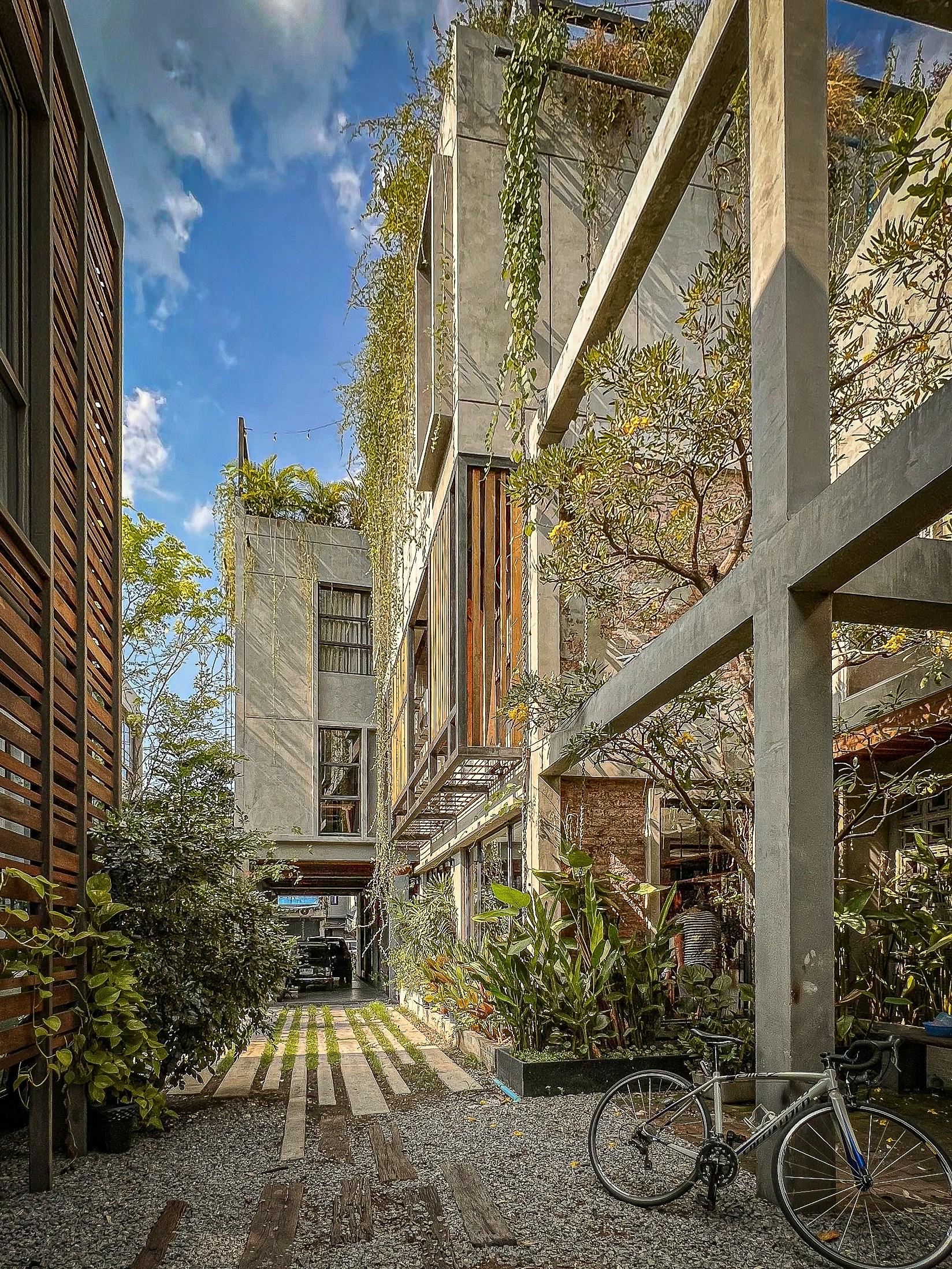 Tamni Hostel - image 30