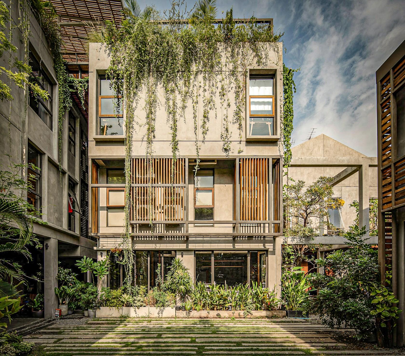 Tamni Hostel - image 31