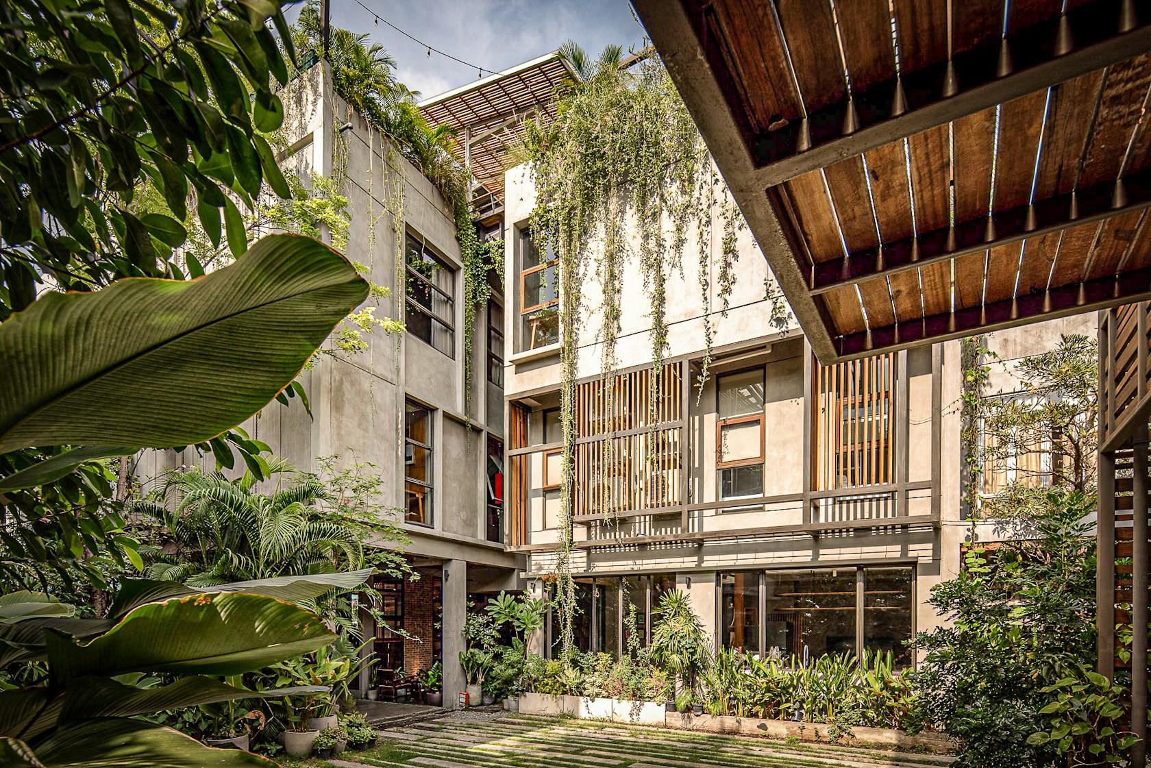 Tamni Hostel - image 32