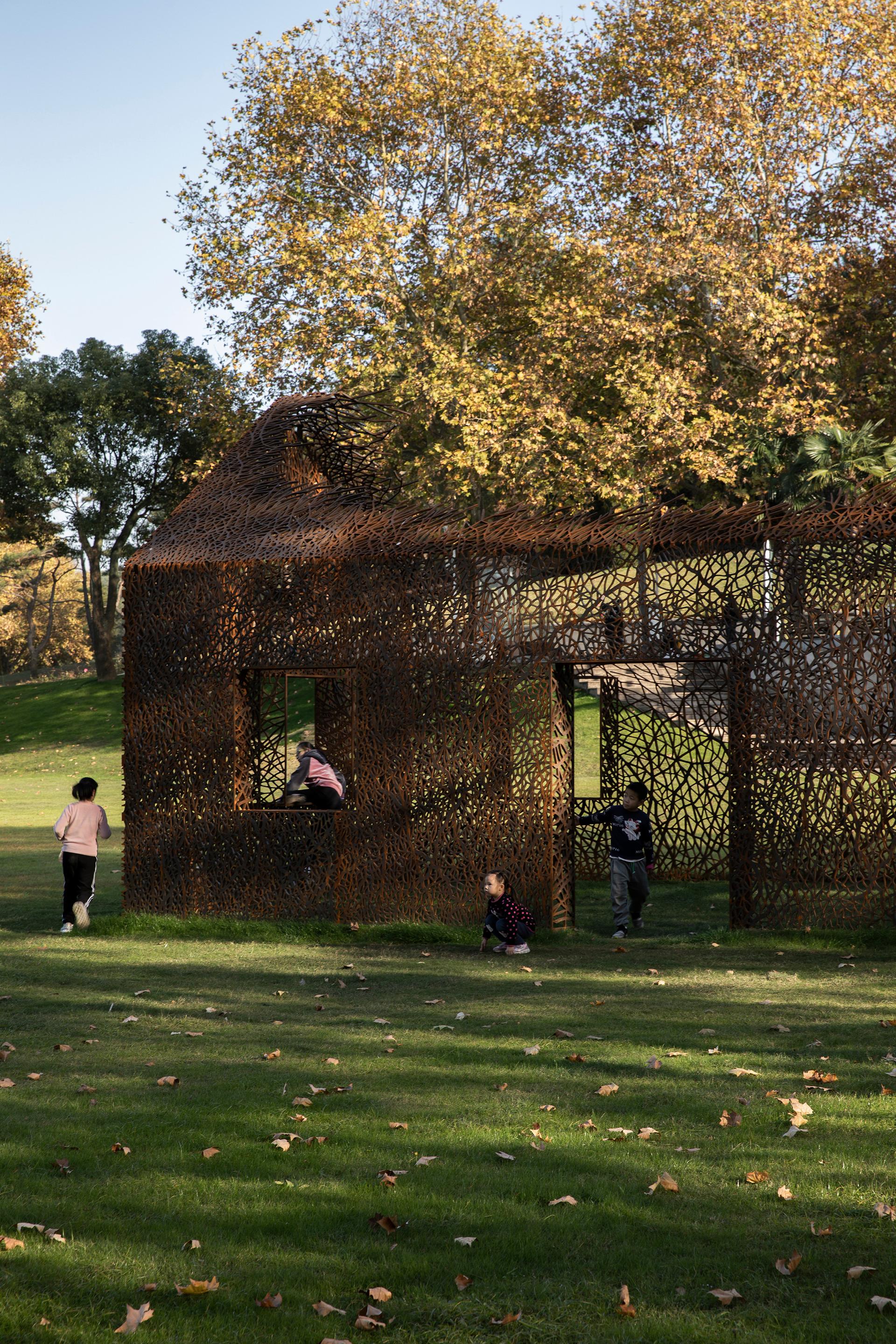 The Vanished House by Hu Quanchun - image 4