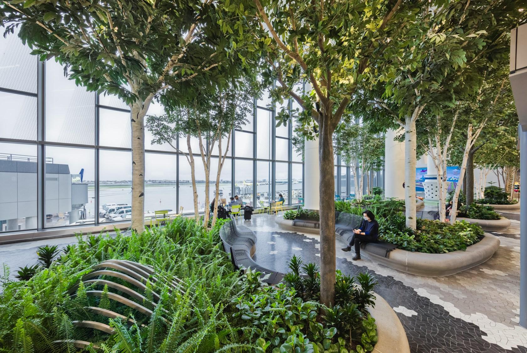 LaGuardia Airport Terminal B Concourse Parks - image 6