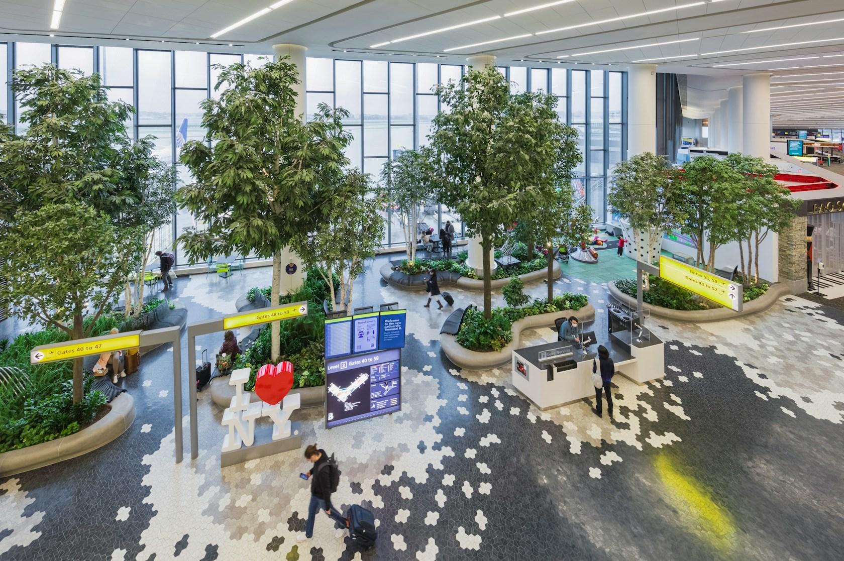 LaGuardia Airport Terminal B Concourse Parks - image 2