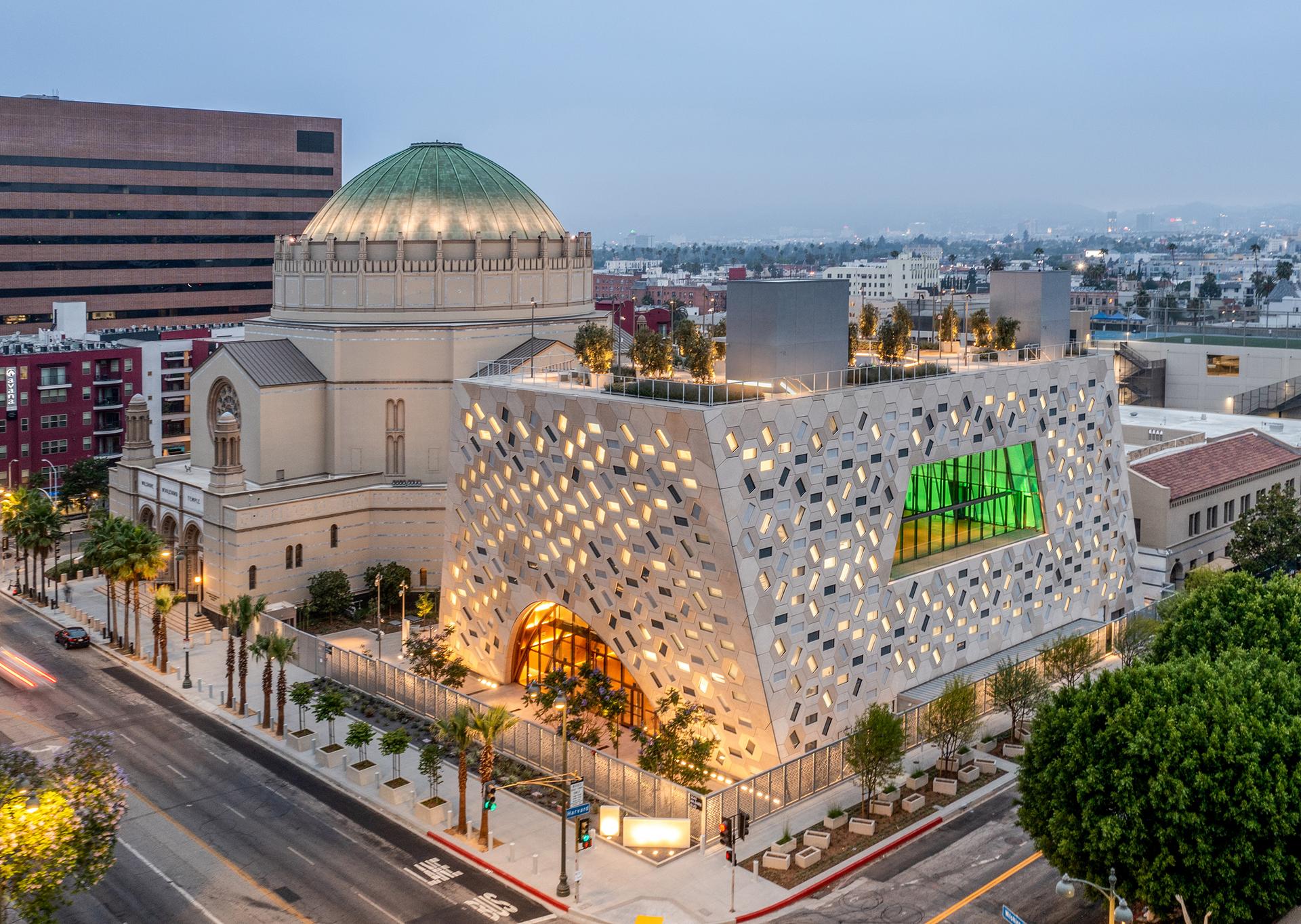 Audrey Irmas Pavilion - image 2