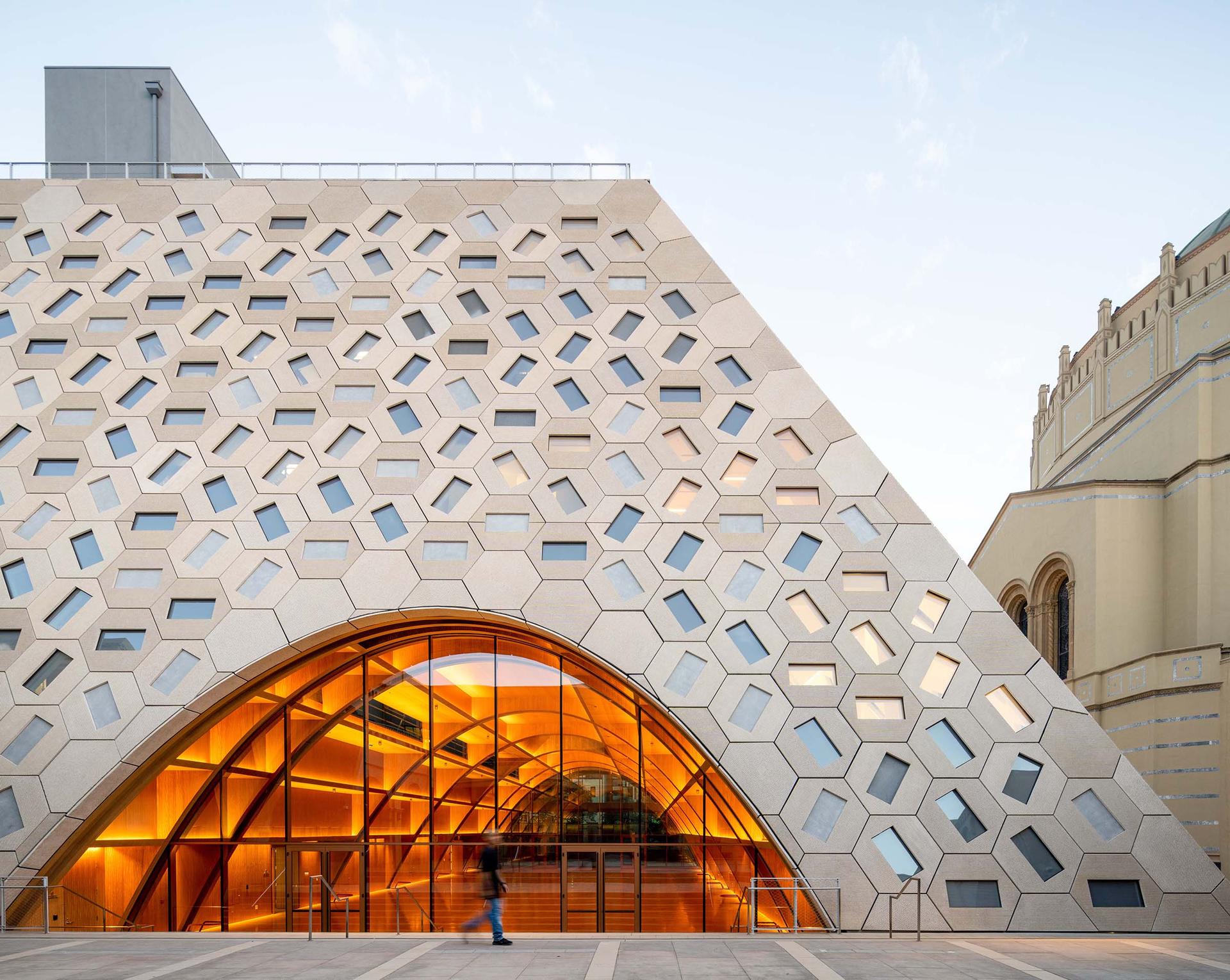 Audrey Irmas Pavilion - image 6