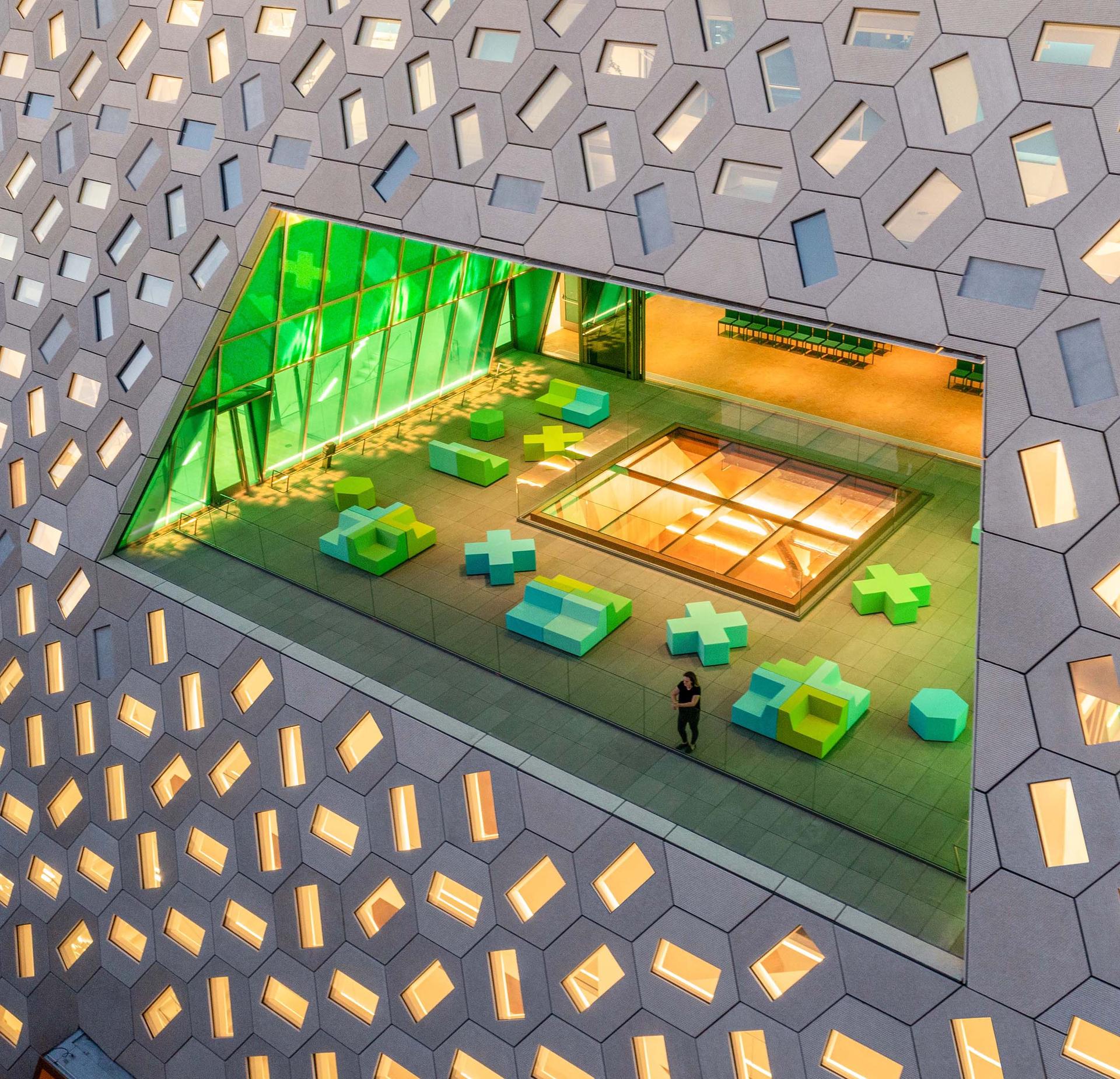 Audrey Irmas Pavilion - image 14