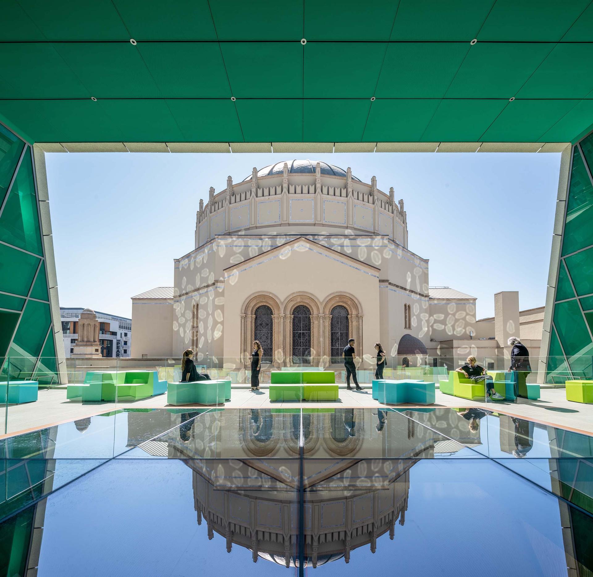 Audrey Irmas Pavilion - image 15