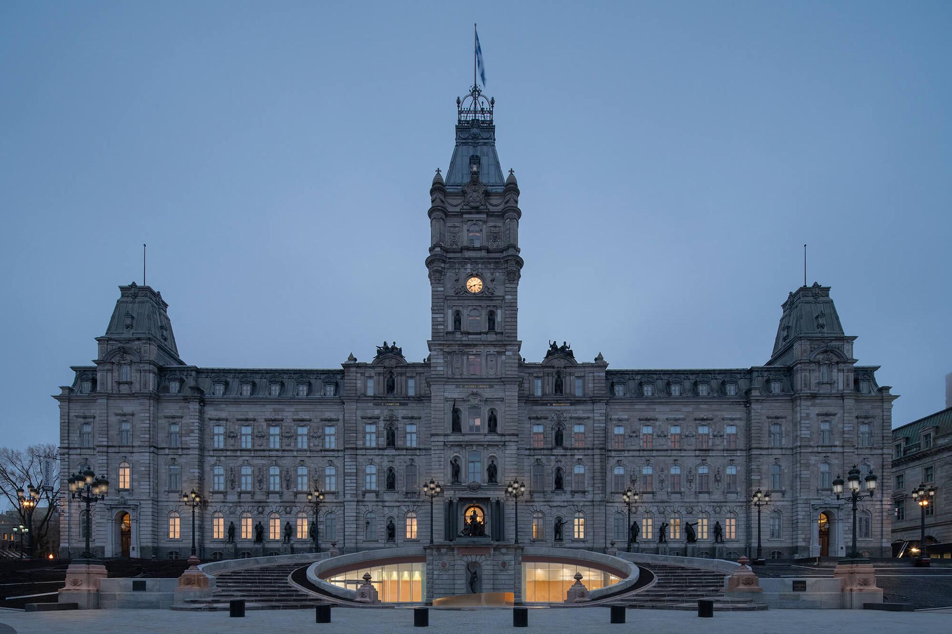 Reception Pavilion at Québec's National Assembly - image 12