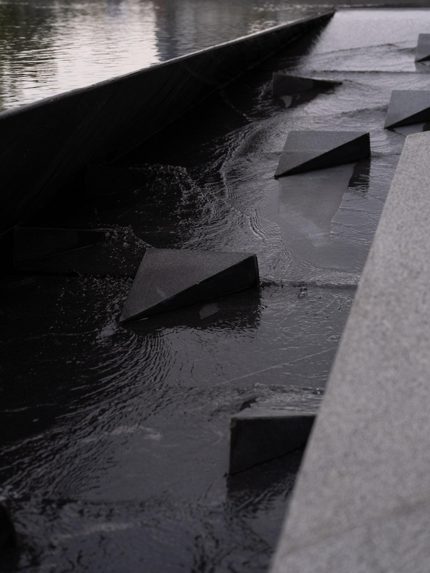 Music Fountains at Kwun Tong Promenade - image 5