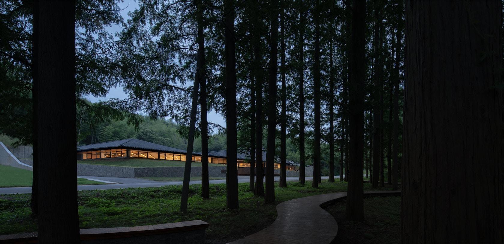 Wuxiang Mountain Qiu Hu Station - image 4