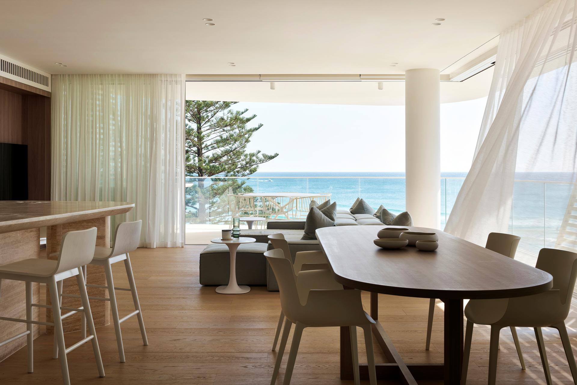 Norfolk, Burleigh Heads - image 13