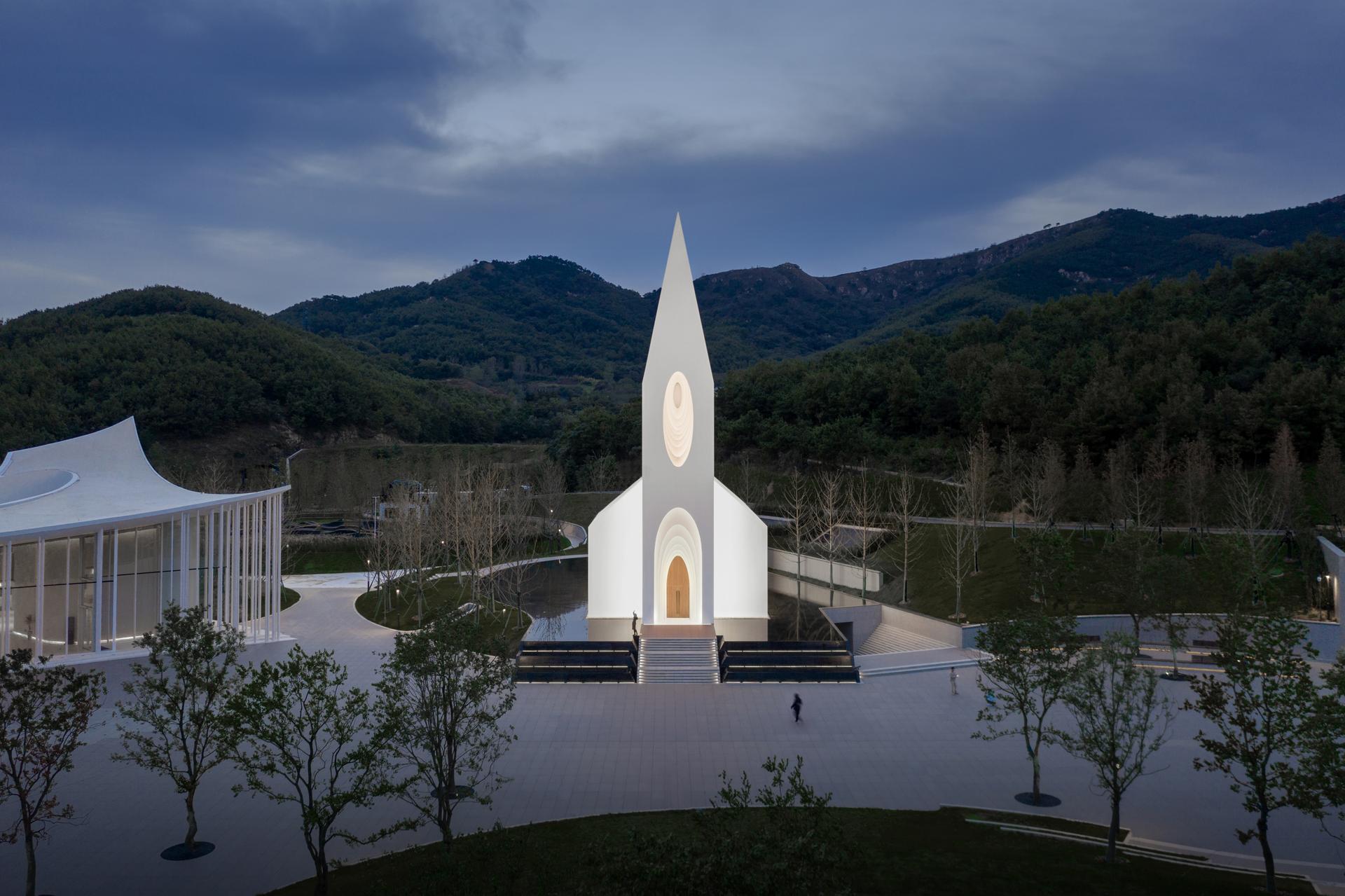 The Chamber Church - image 11