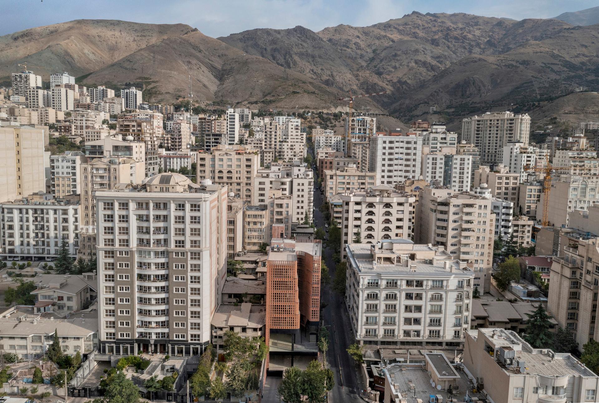 Hitra Office & Commercial Building - image 2