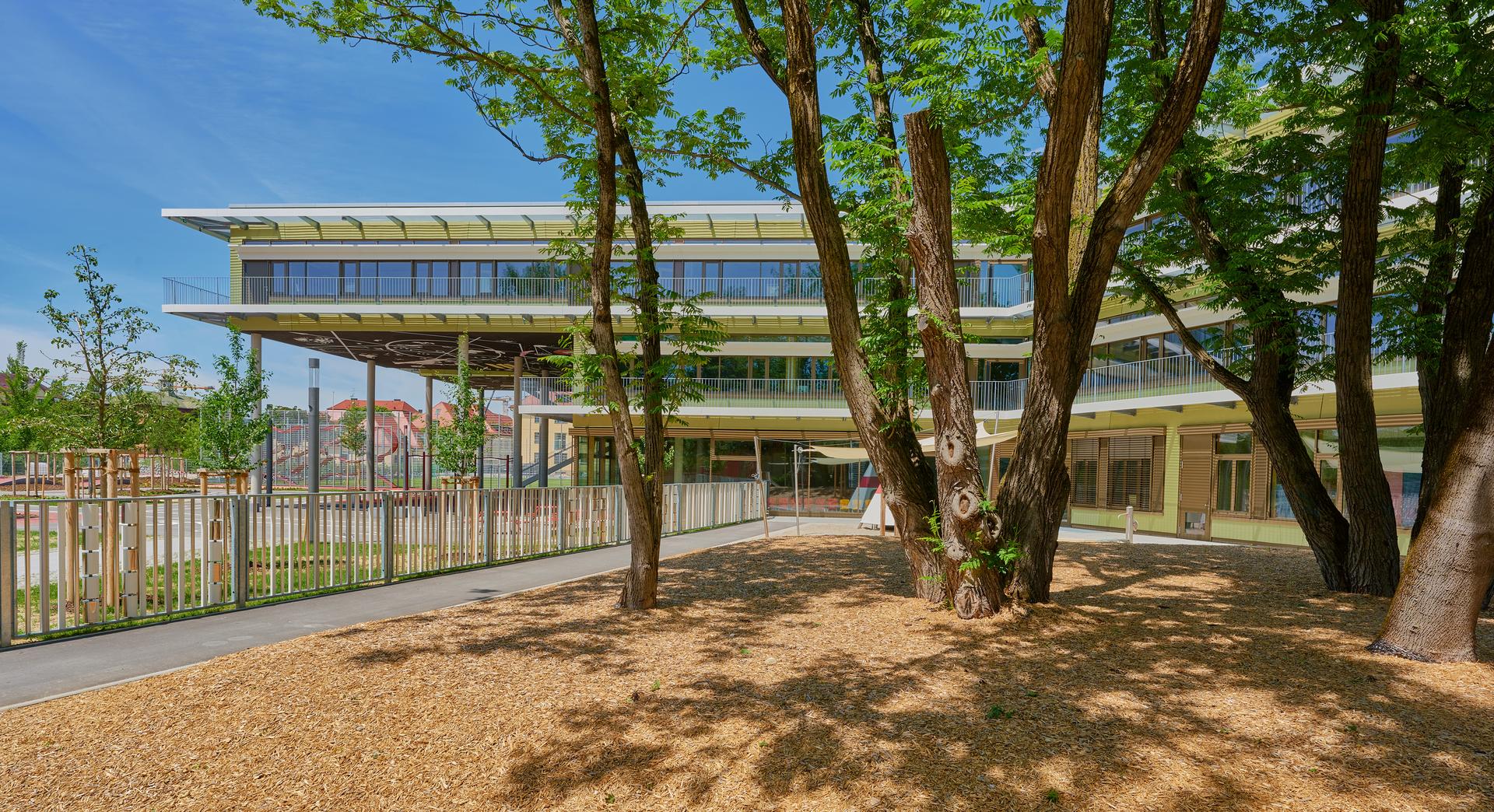 Primary School Infanteriestrasse - image 9