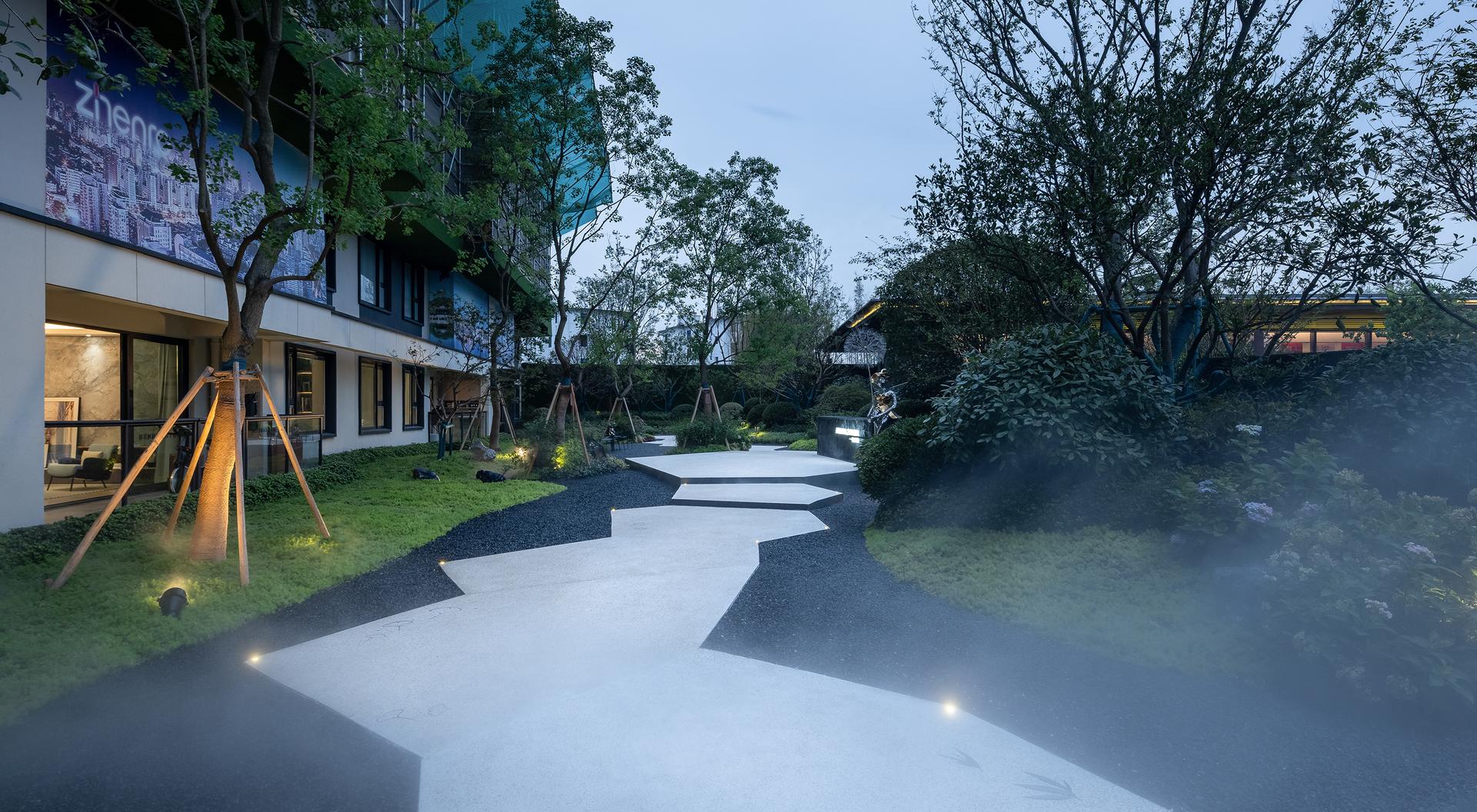 Zhenro · West River Moon - image 4