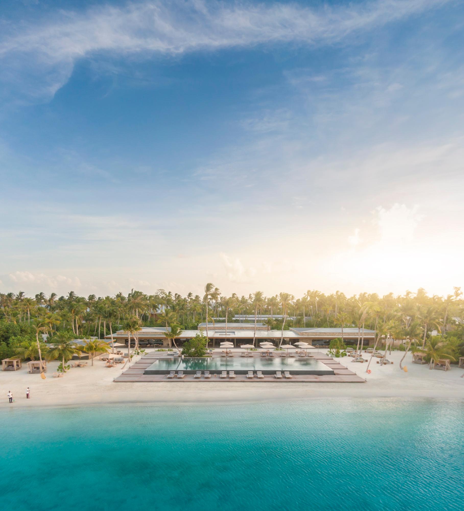 Patina Maldives Hotel - image 4