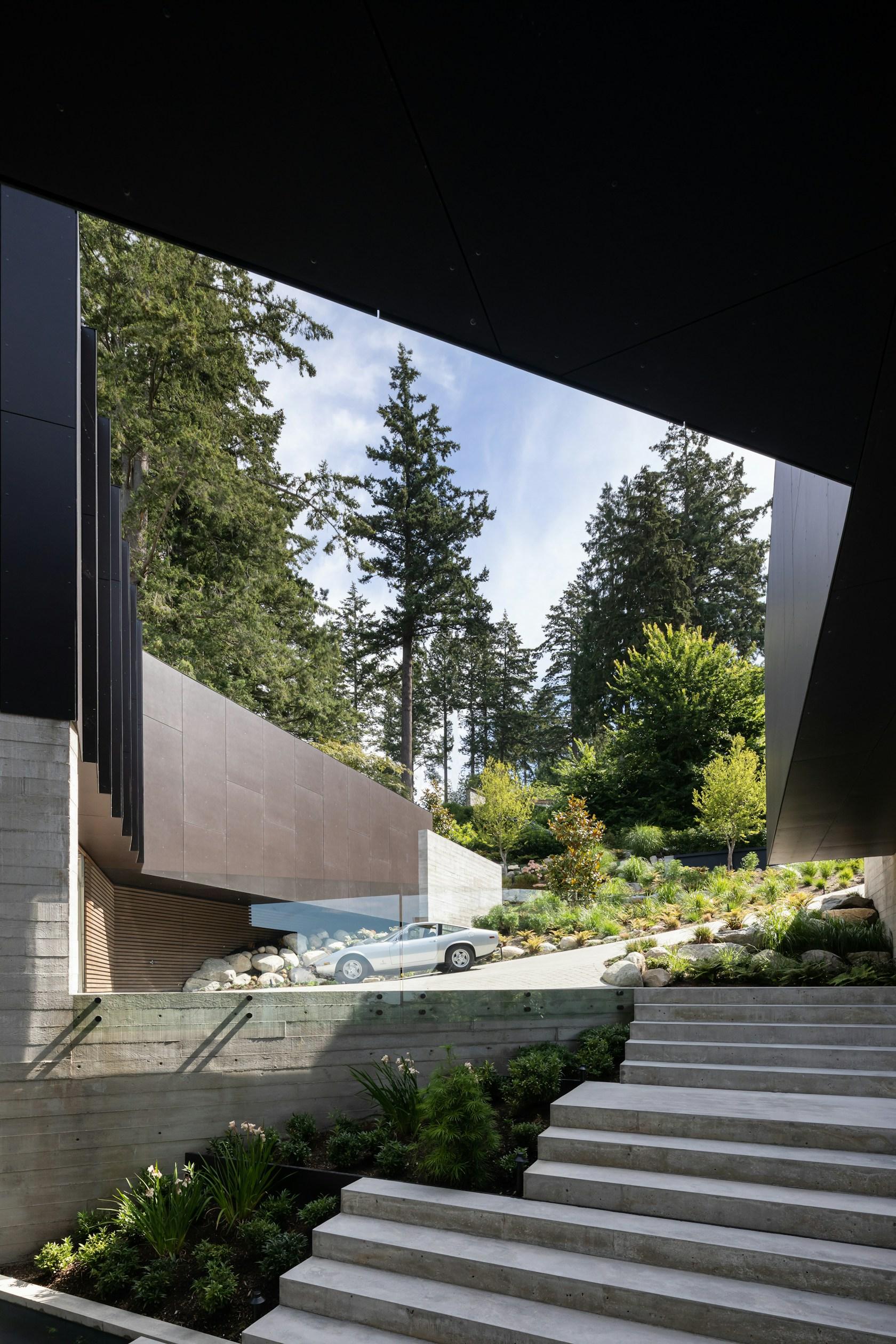 BlackCliff House - image 20