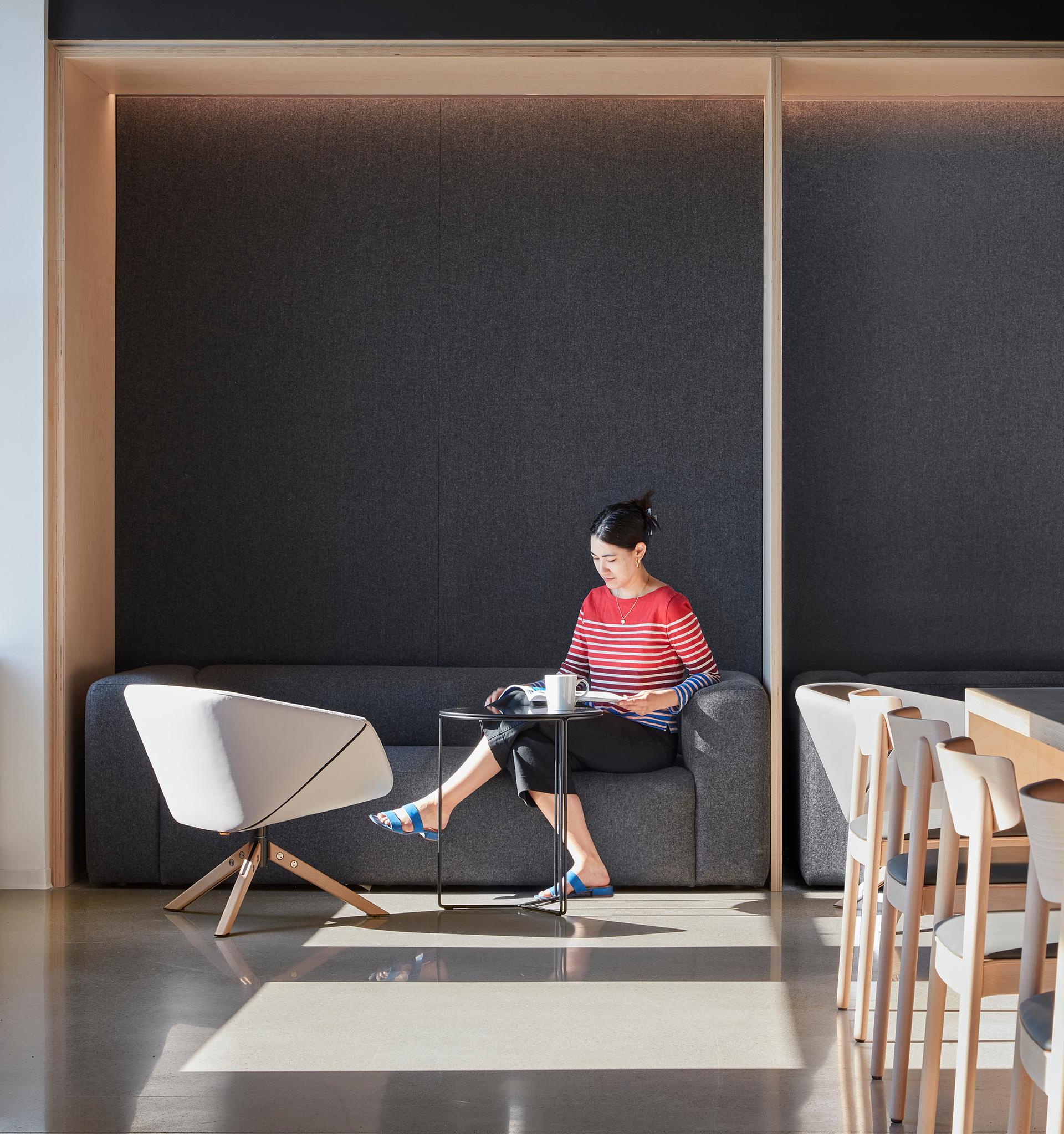SOM Chicago Office Renovation - image 6