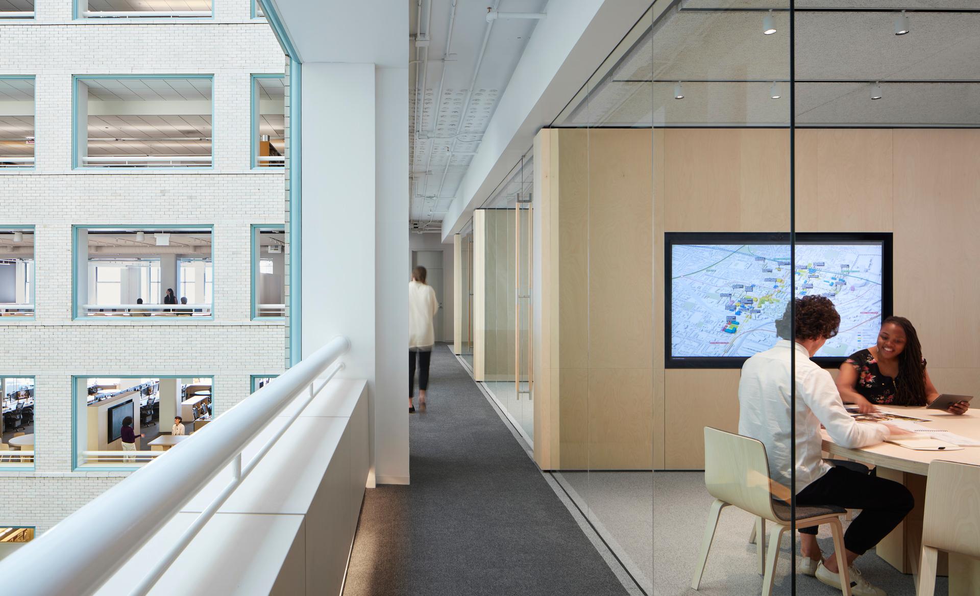 SOM Chicago Office Renovation - image 9