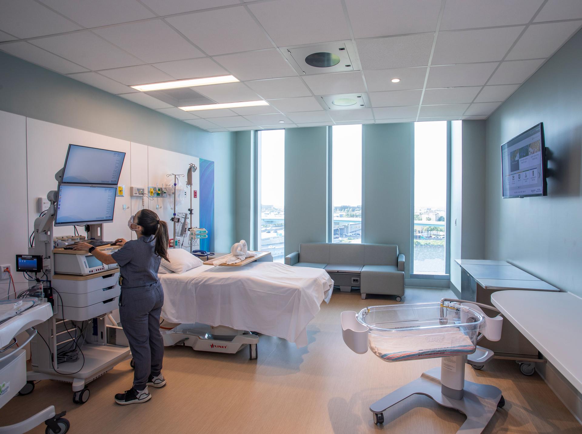 Jackson West Medical Center Doral Campus - image 14