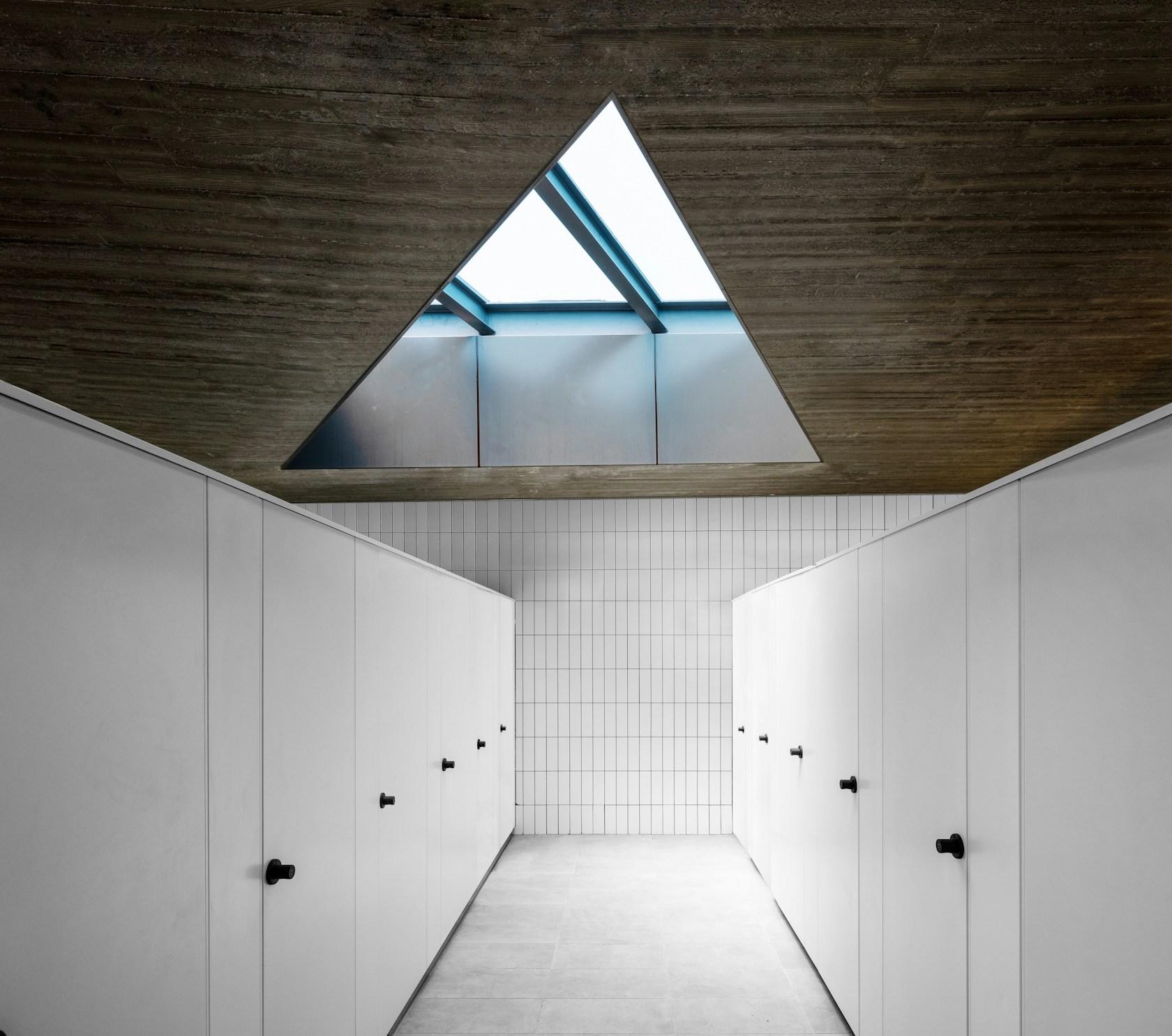 Lung Mei Beach Bathhouse - image 7