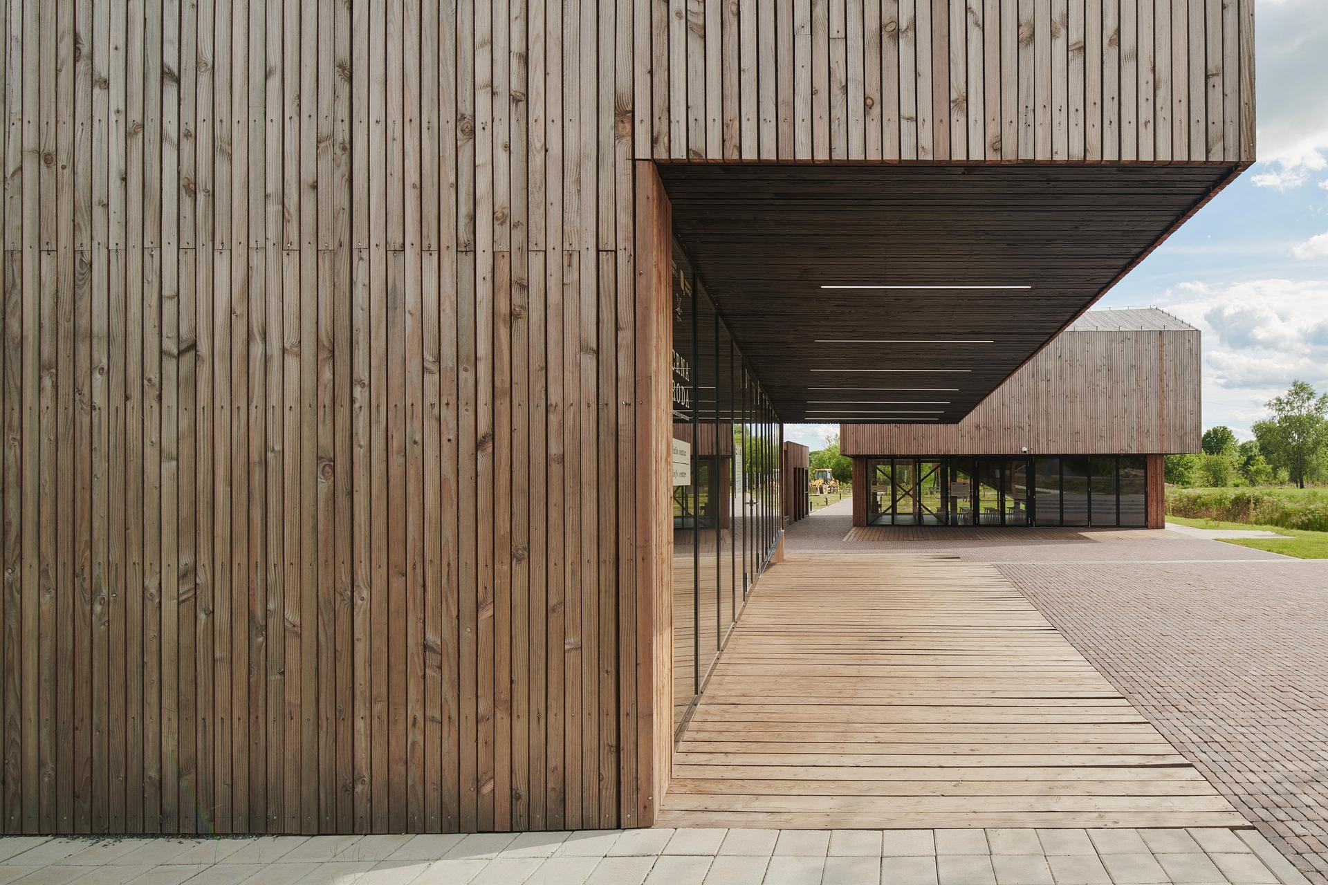 Visitor Centre and Remote Wildlife Observatories in the Lonja Field - image 4