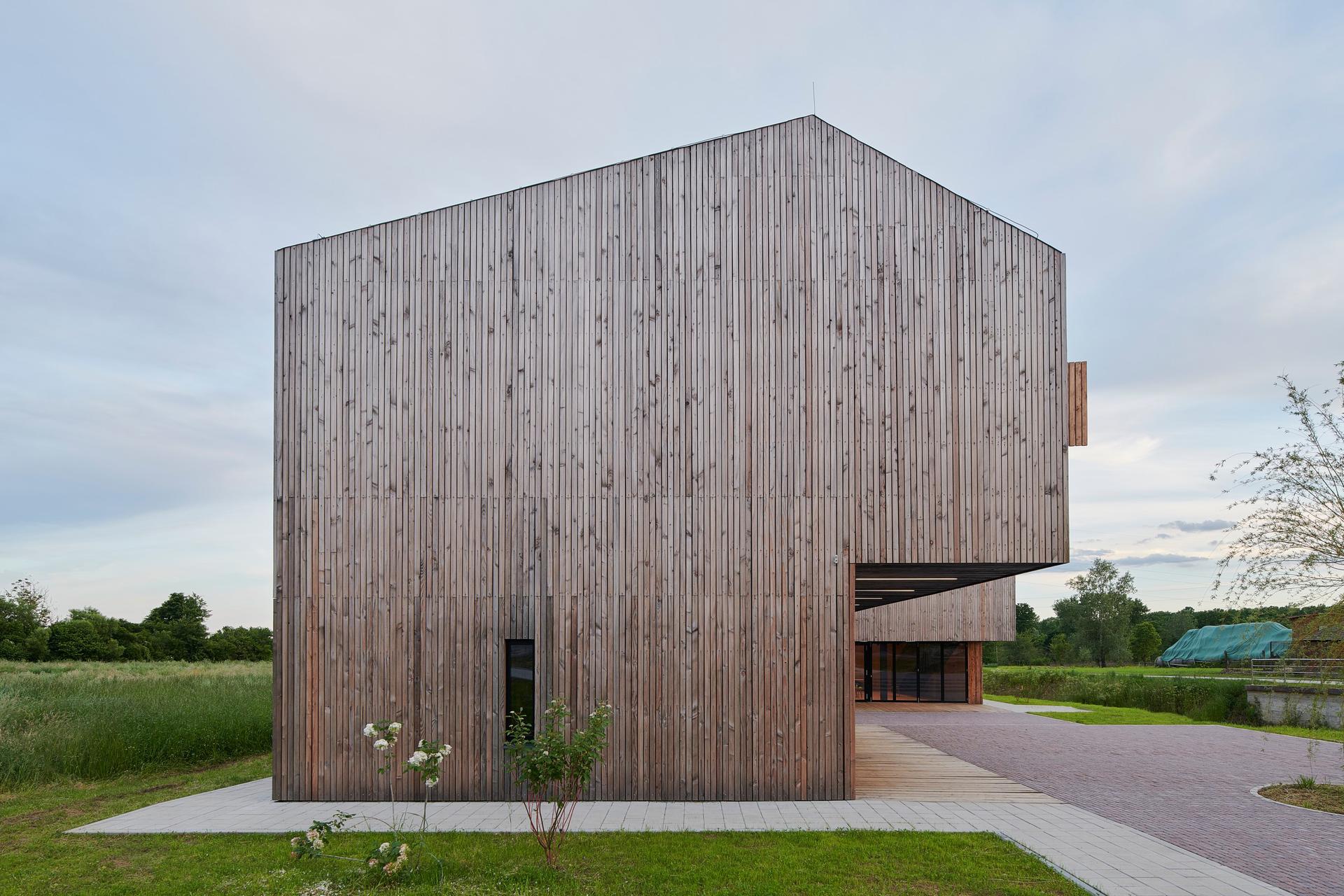 Visitor Centre and Remote Wildlife Observatories in the Lonja Field - image 3