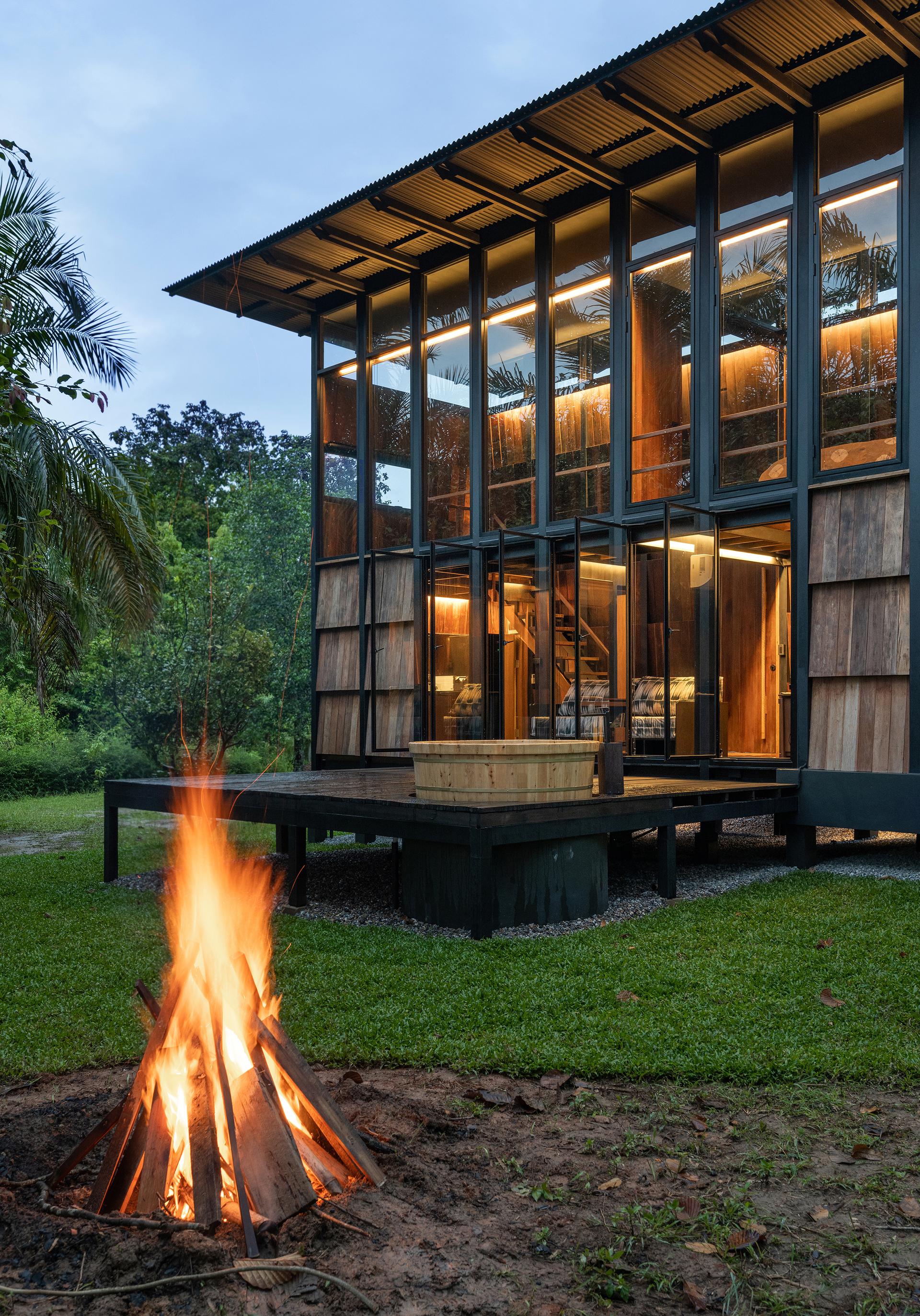 Wood and Mountain Cabin - image 4