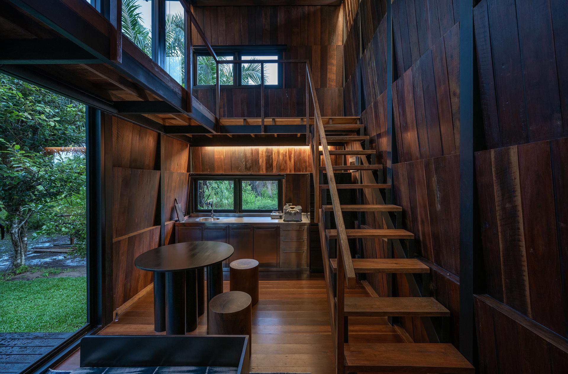 Wood and Mountain Cabin - image 11