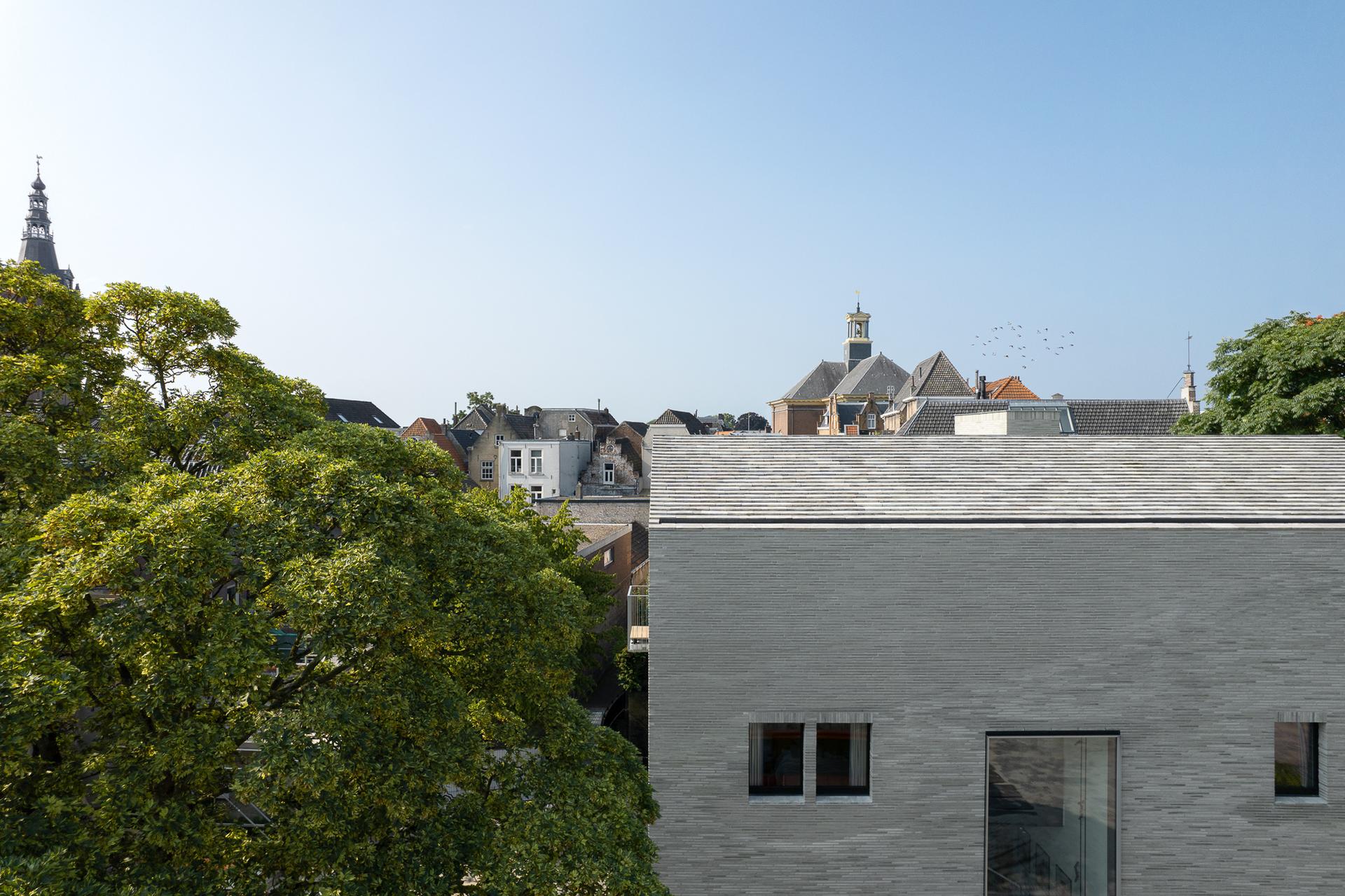 Quay wall house - image 3