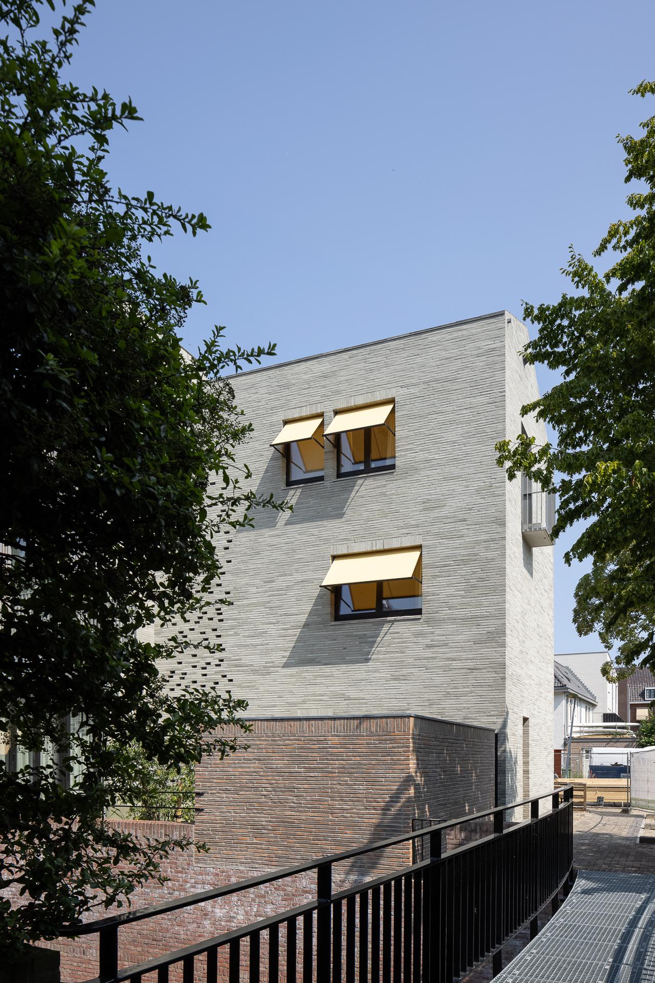 Quay wall house - image 11