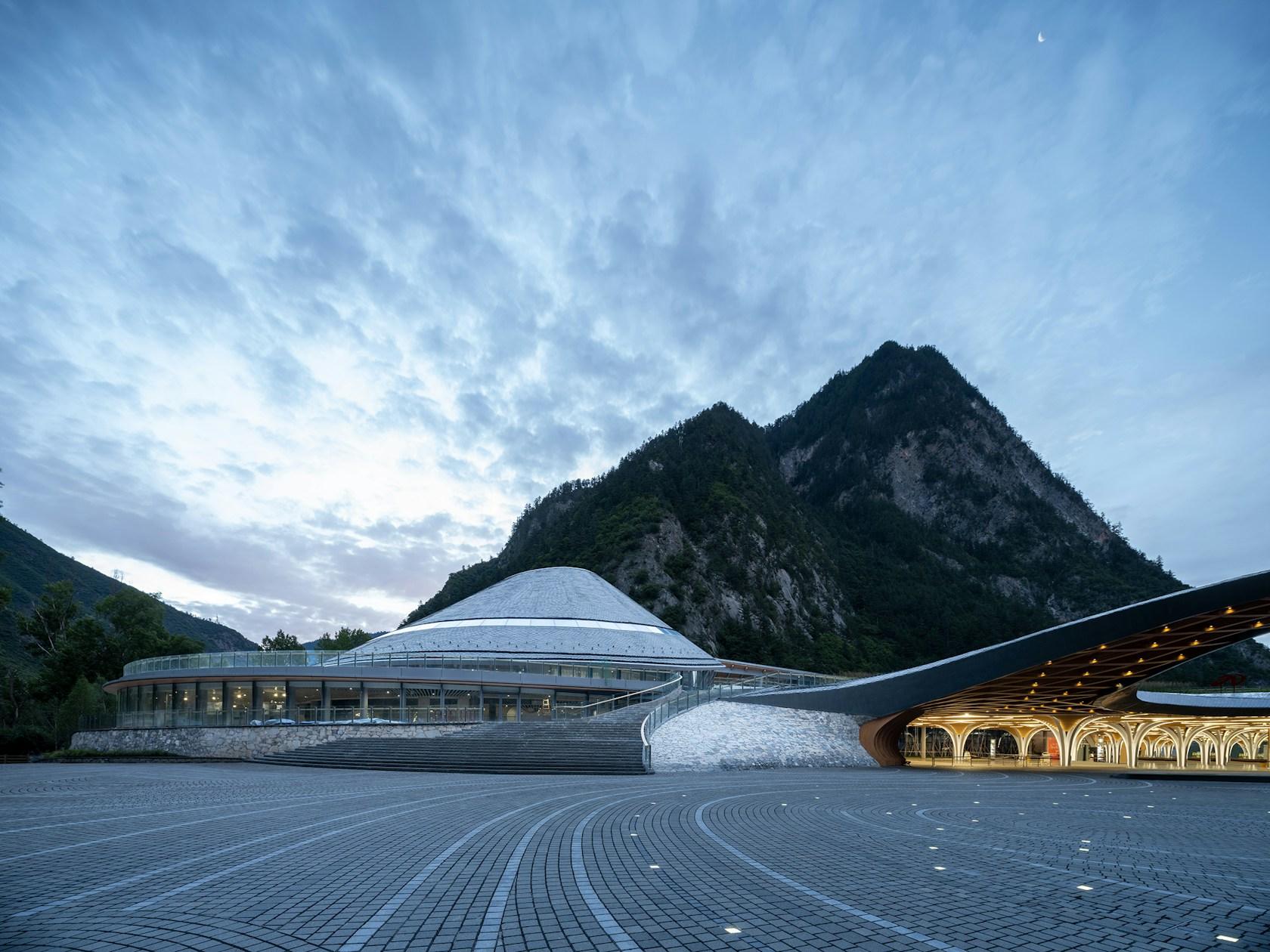 Jiuzhaigou Visitor Service Facilities - image 15