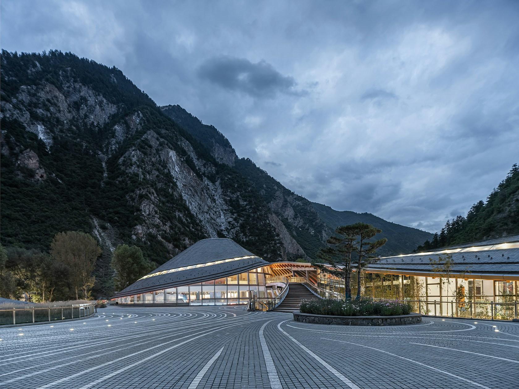 Jiuzhaigou Visitor Service Facilities - image 14