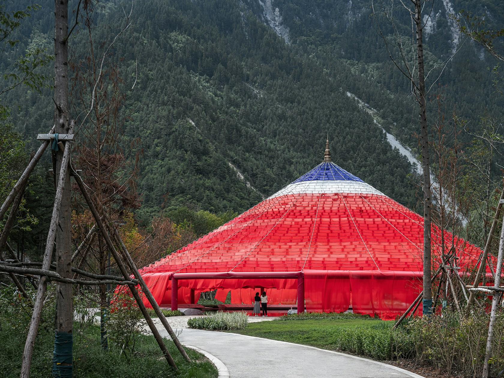 Jiuzhaigou Visitor Service Facilities - image 25