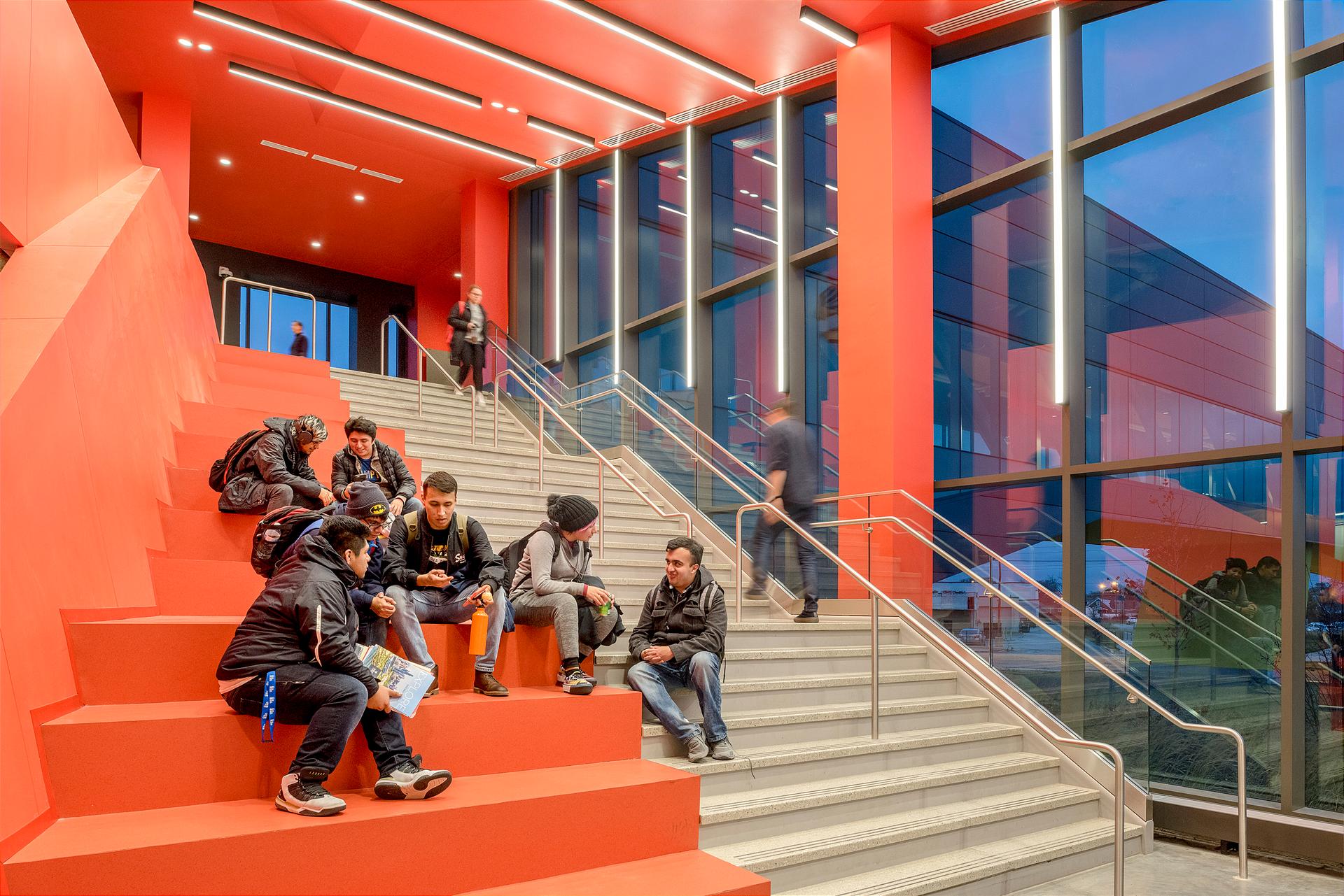 Daley College: Manufacturing, Technology and Engineering Center - image 2