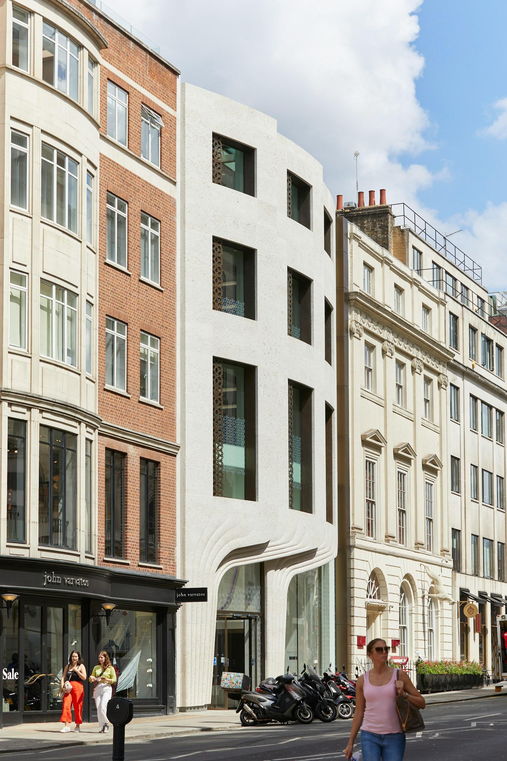 Qatar Airways London Headquarters - image 3