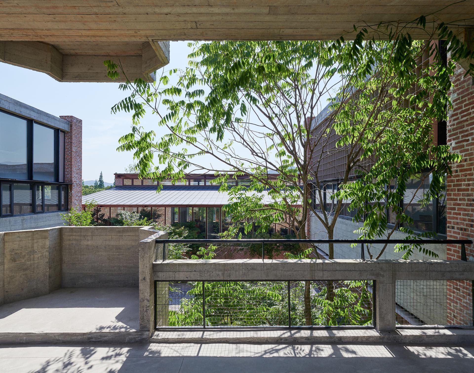 Dingshu Vocational School of Pottery - image 8