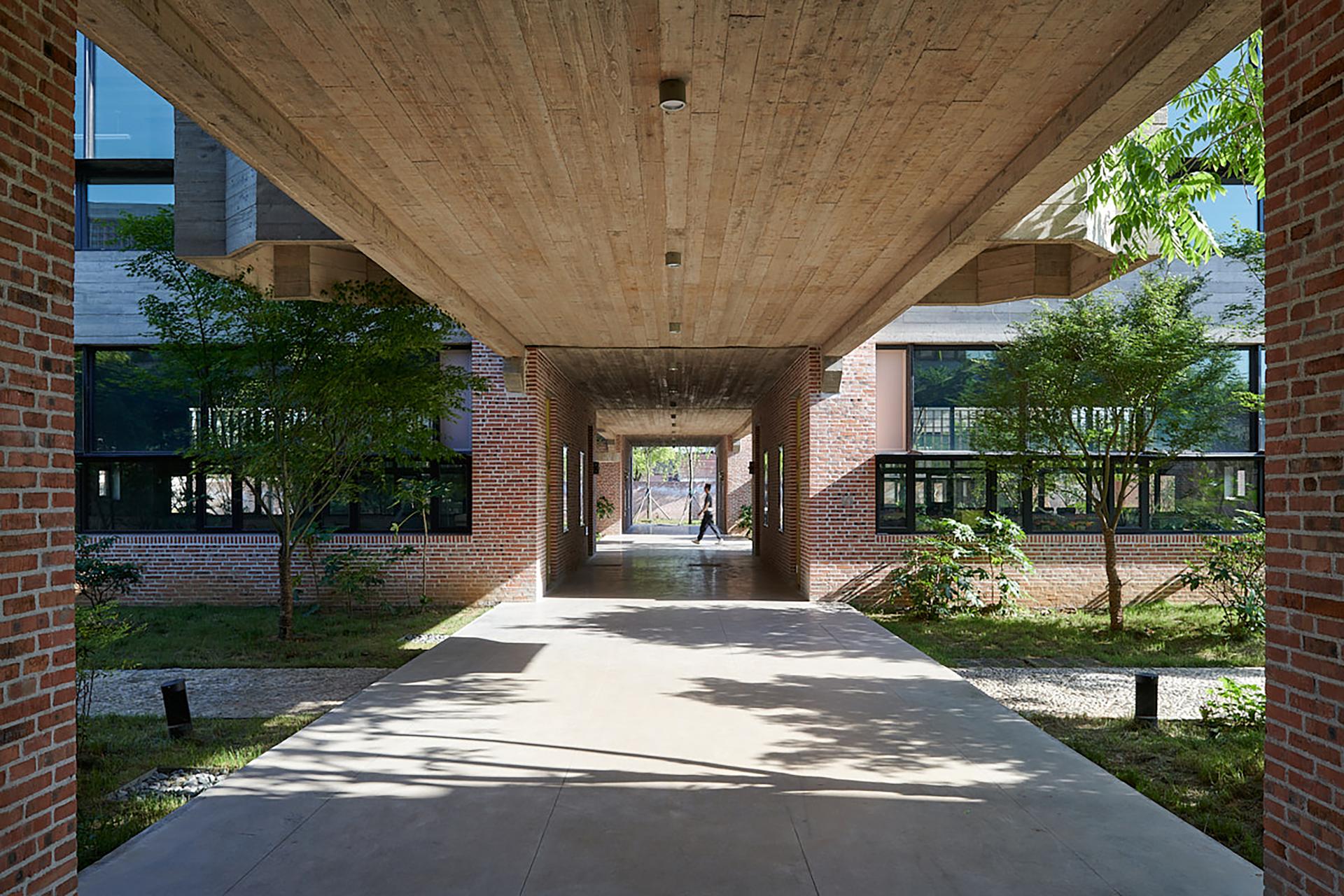 Dingshu Vocational School of Pottery - image 7