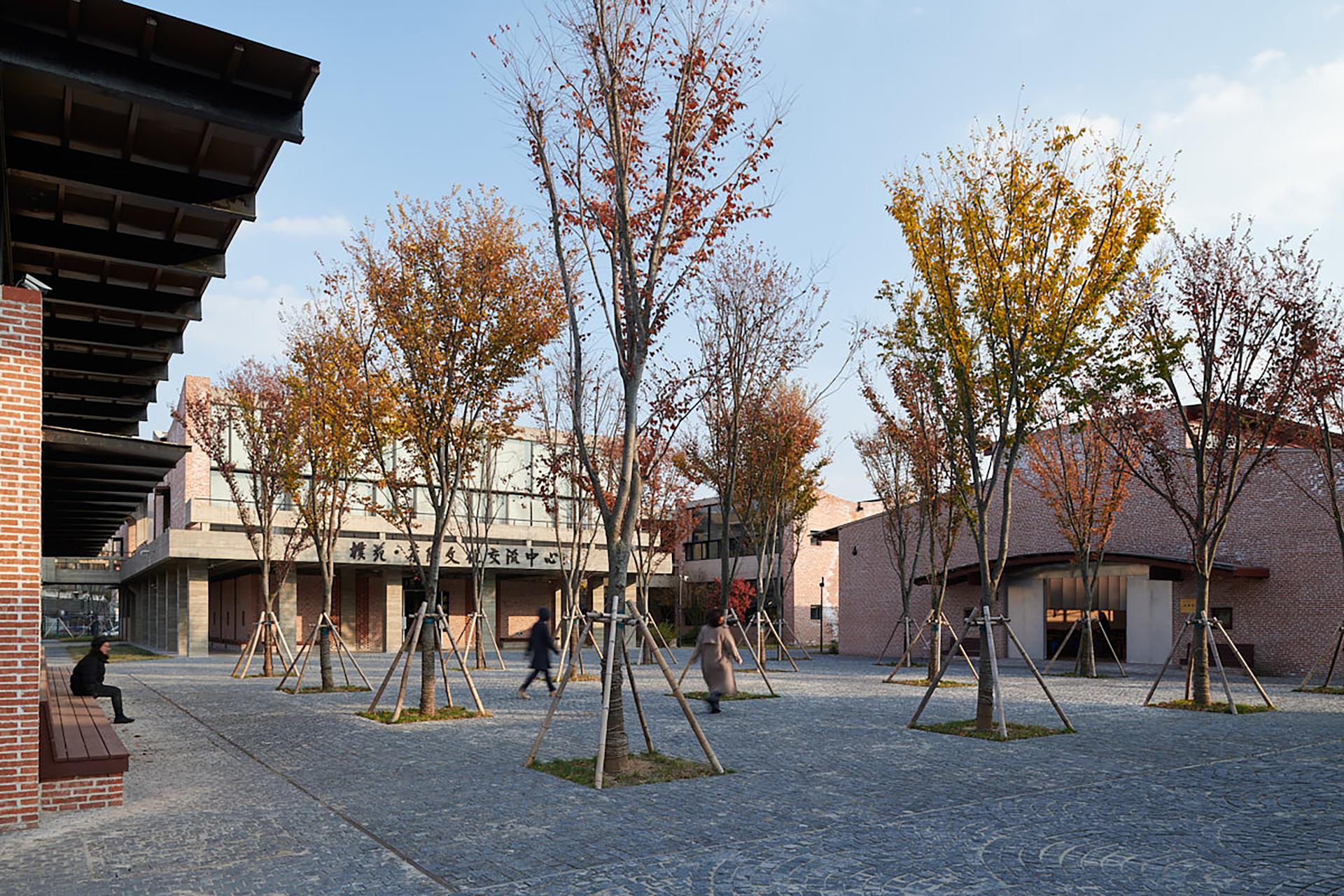 Dingshu Vocational School of Pottery - image 4