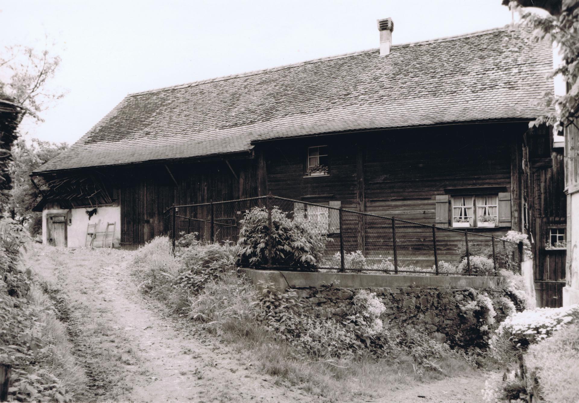 House at the Buechberg - image 10