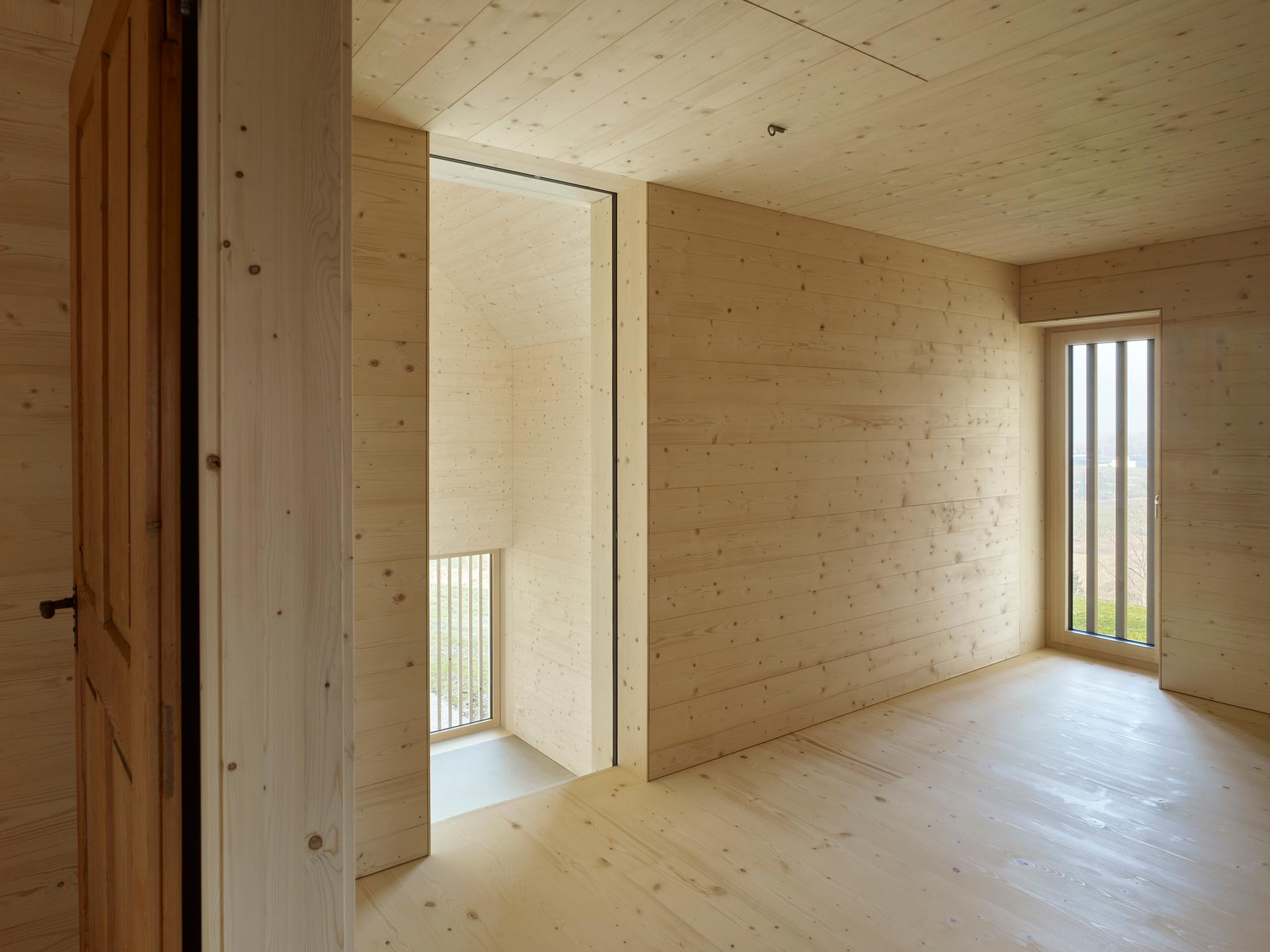 House at the Buechberg - image 11