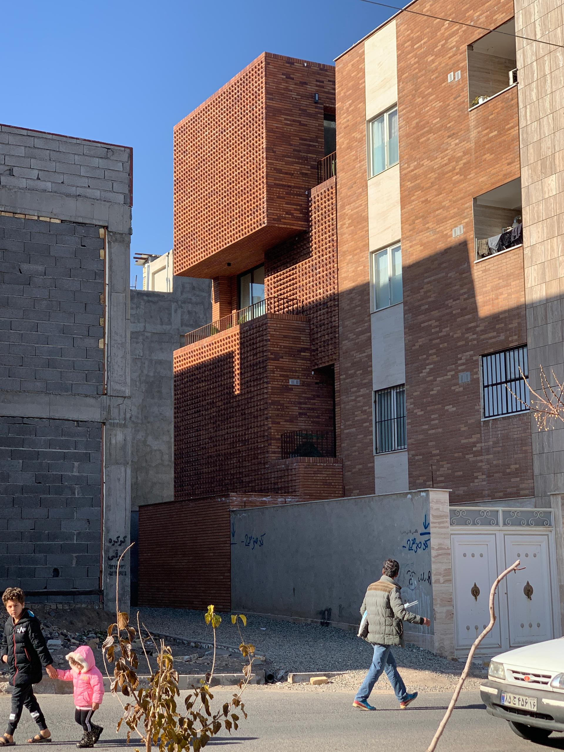 The Alley House - image 4