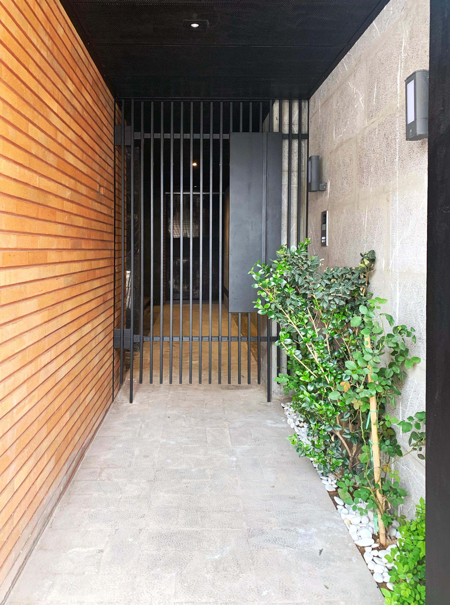 The Alley House - image 6