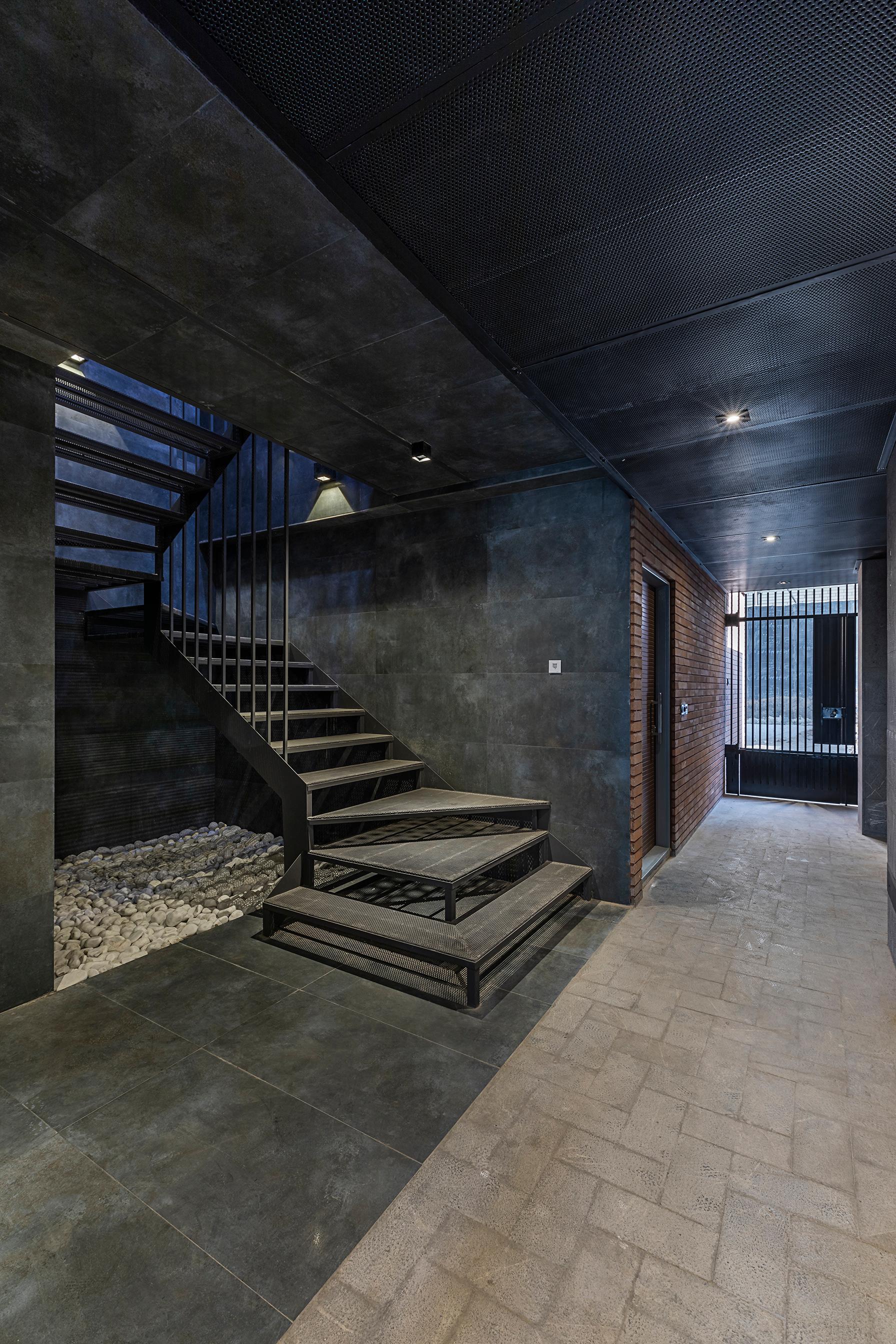 The Alley House - image 15