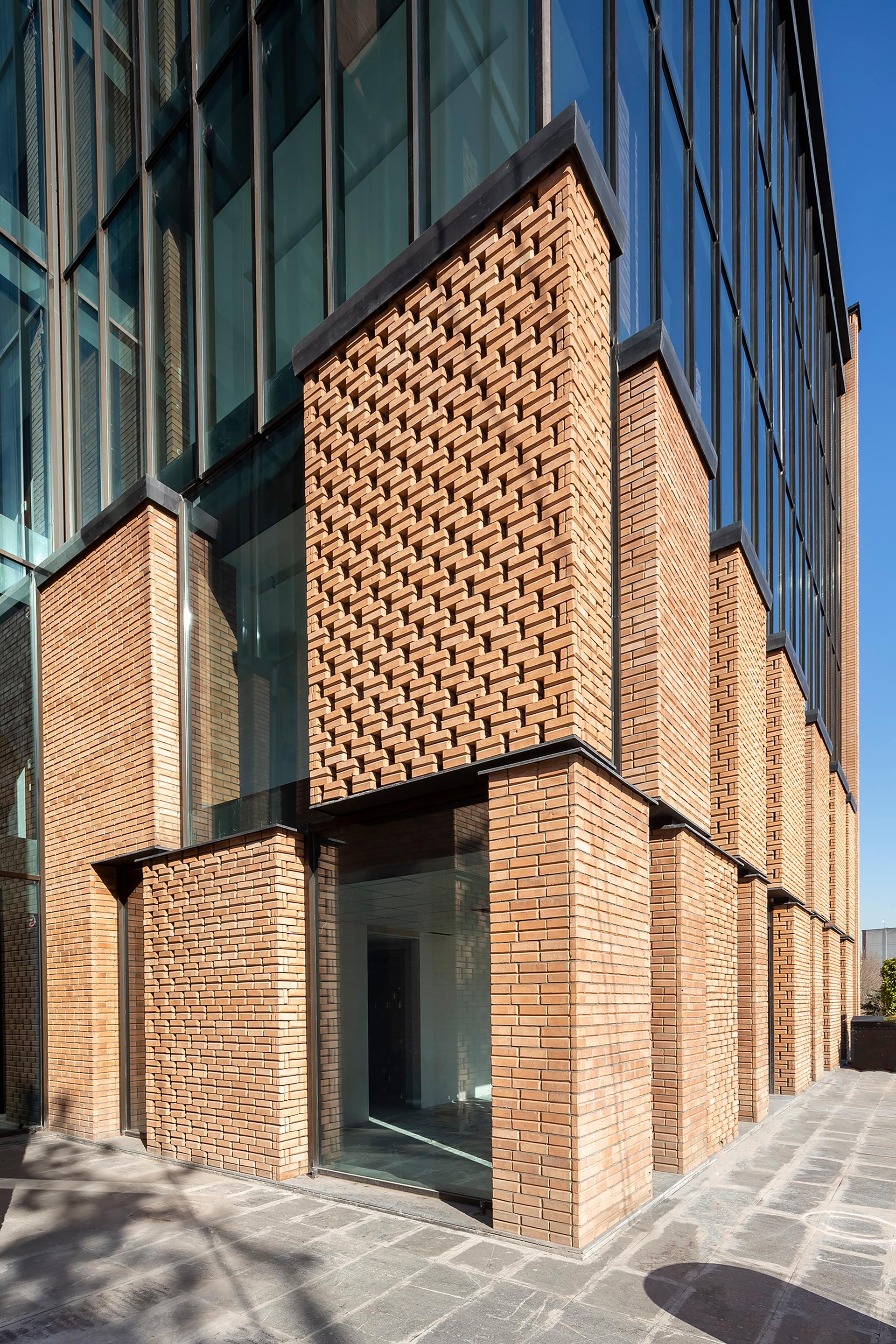 Bricks on The move - image 5