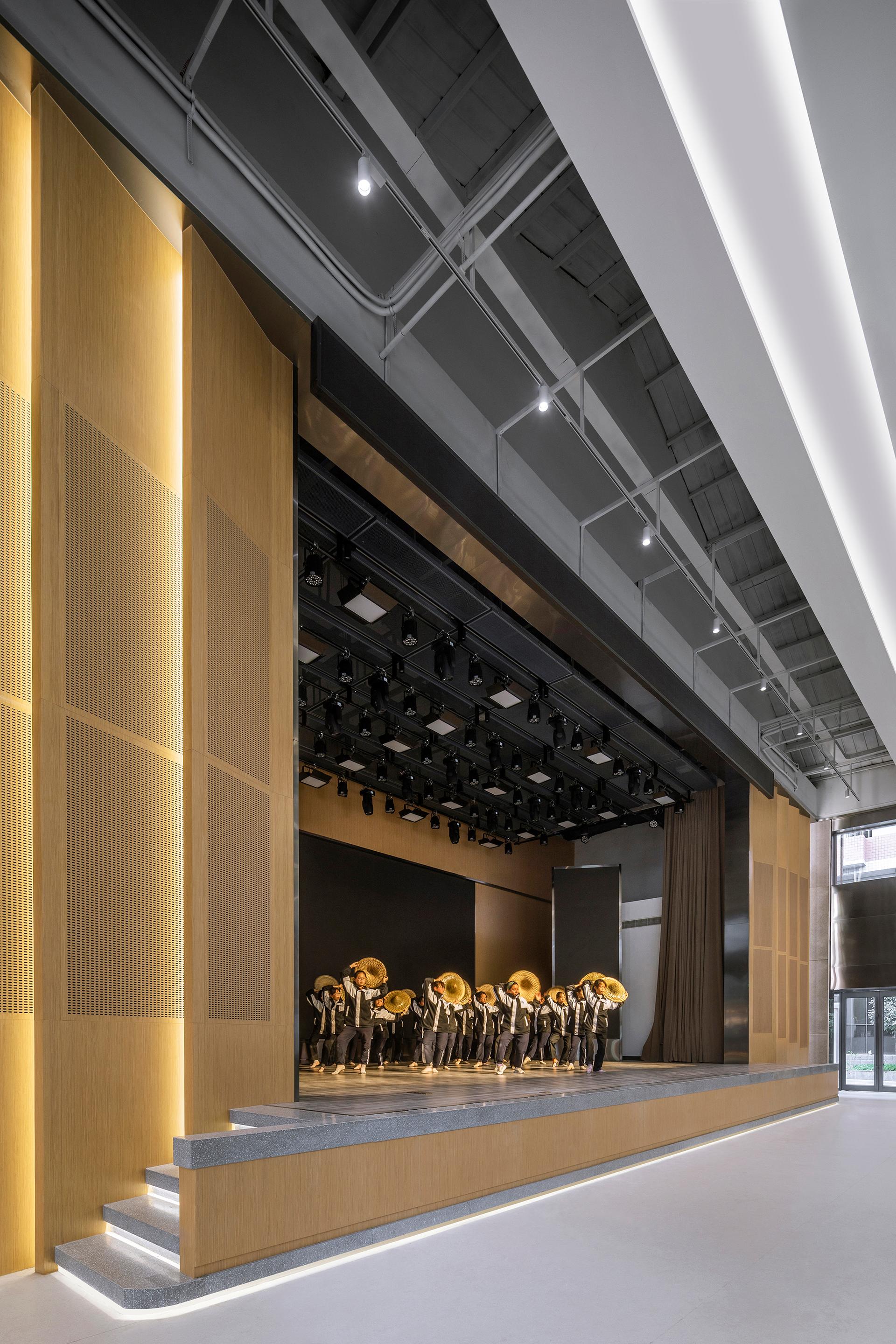 The Renovation of the Auditorium of Ankang Middle School - image 11