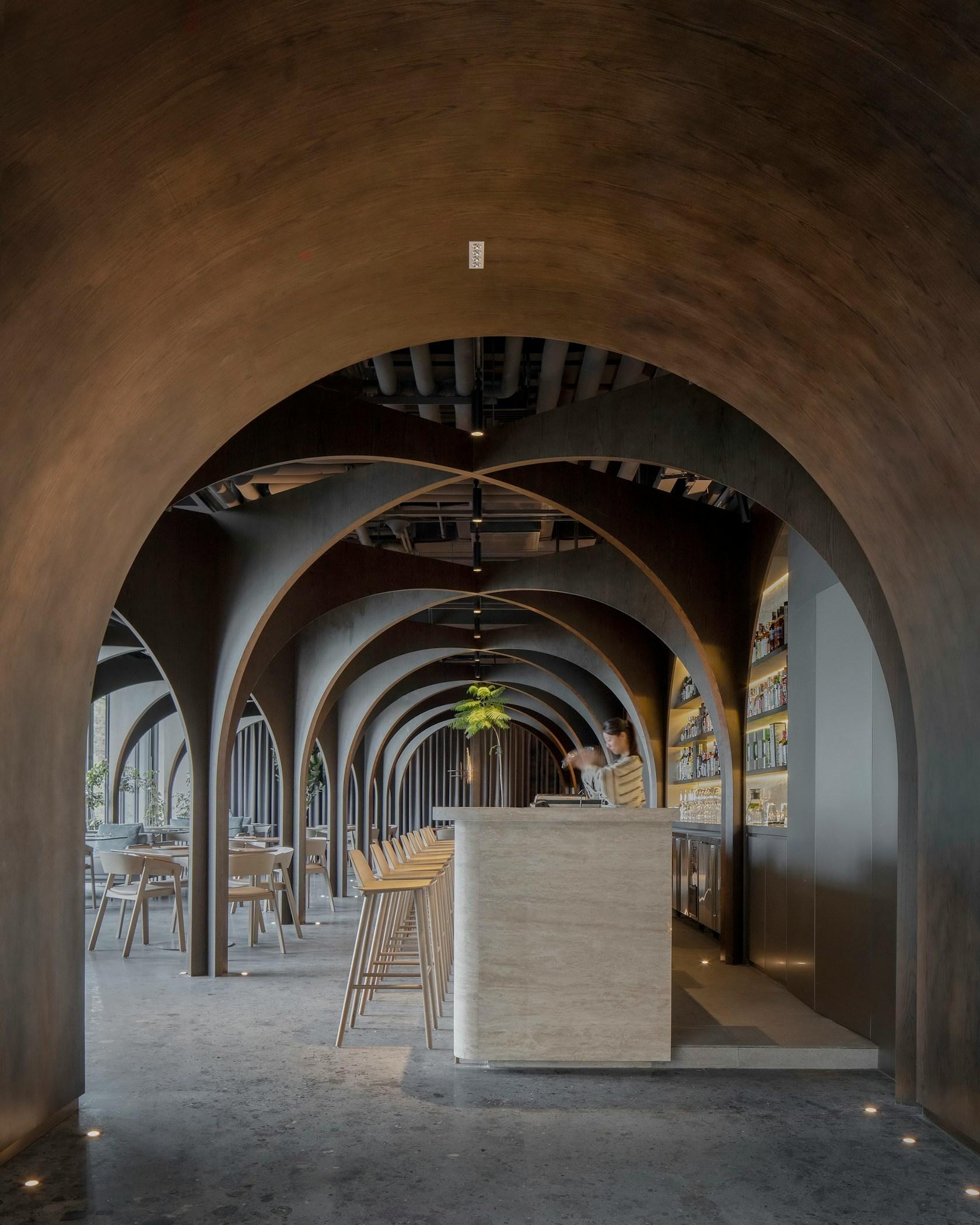 SOMESOME Bar & Restaurant - image 4