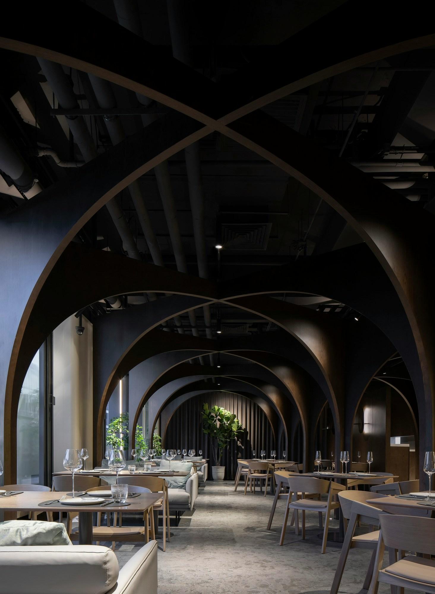 SOMESOME Bar & Restaurant - image 8