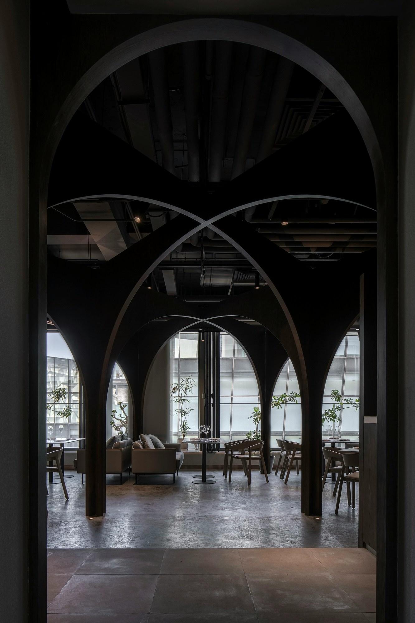 SOMESOME Bar & Restaurant - image 14