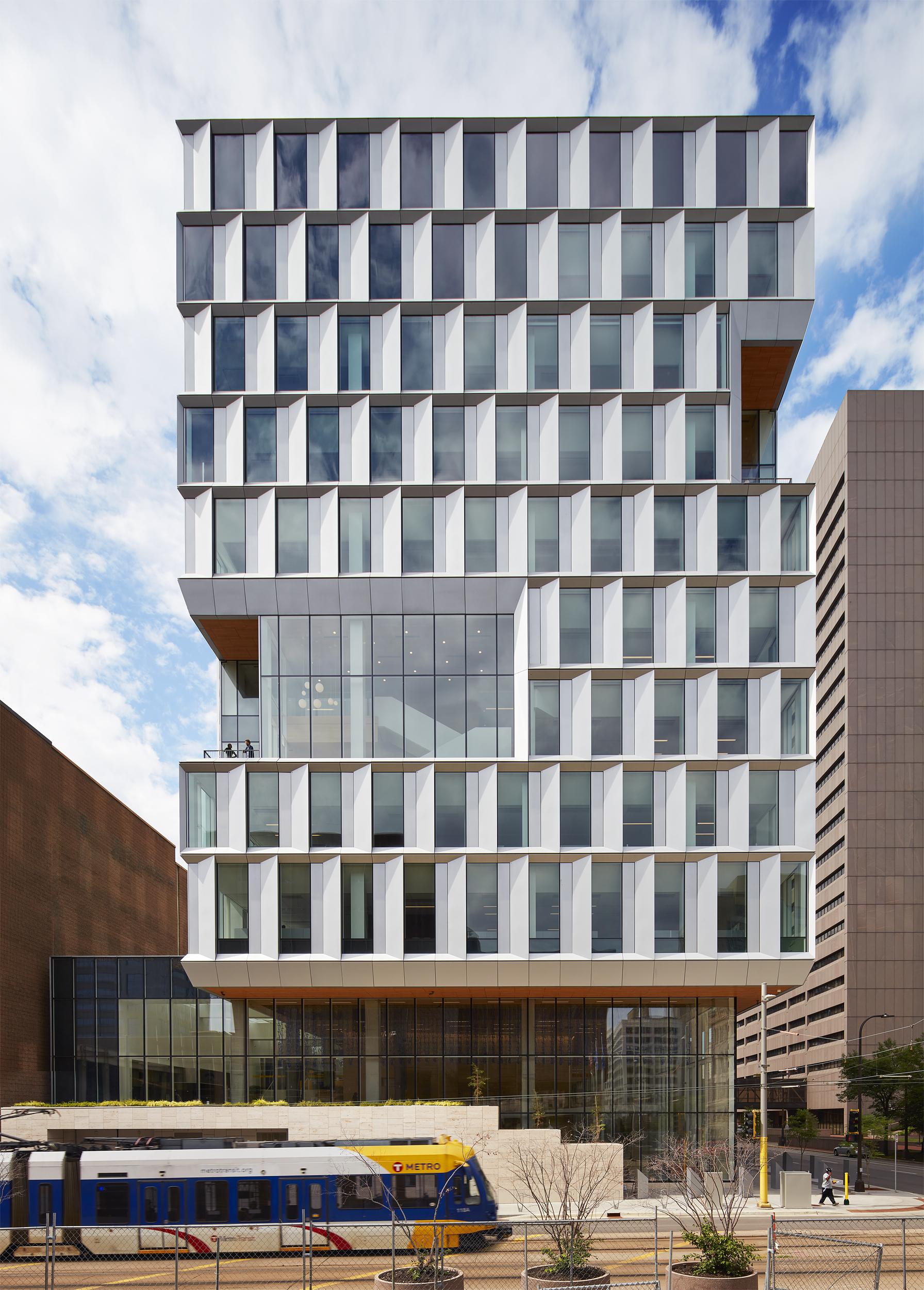 Minneapolis Public Service Building - image 2