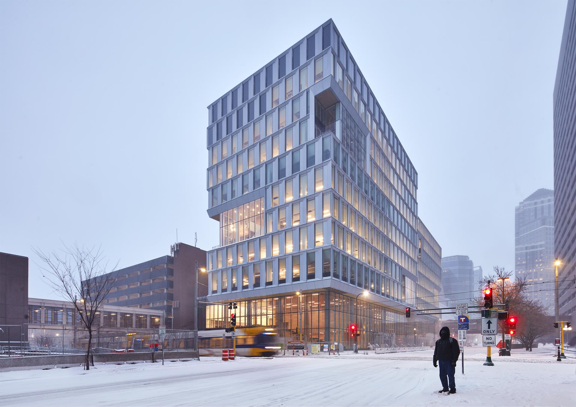 Minneapolis Public Service Building - image 9